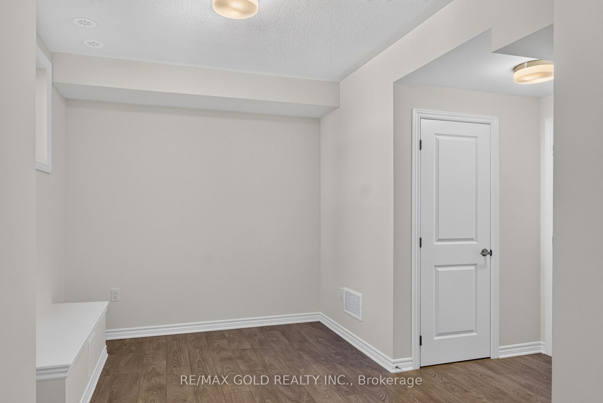 Photo 13 of 32 Twinflower Way, Brampton, Northwest Brampton — HOMEH