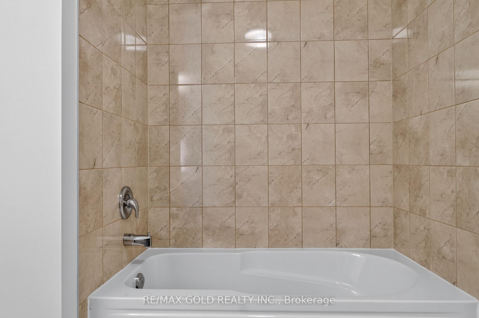 Photo 20 of 32 Twinflower Way, Brampton, Northwest Brampton — HOMEH