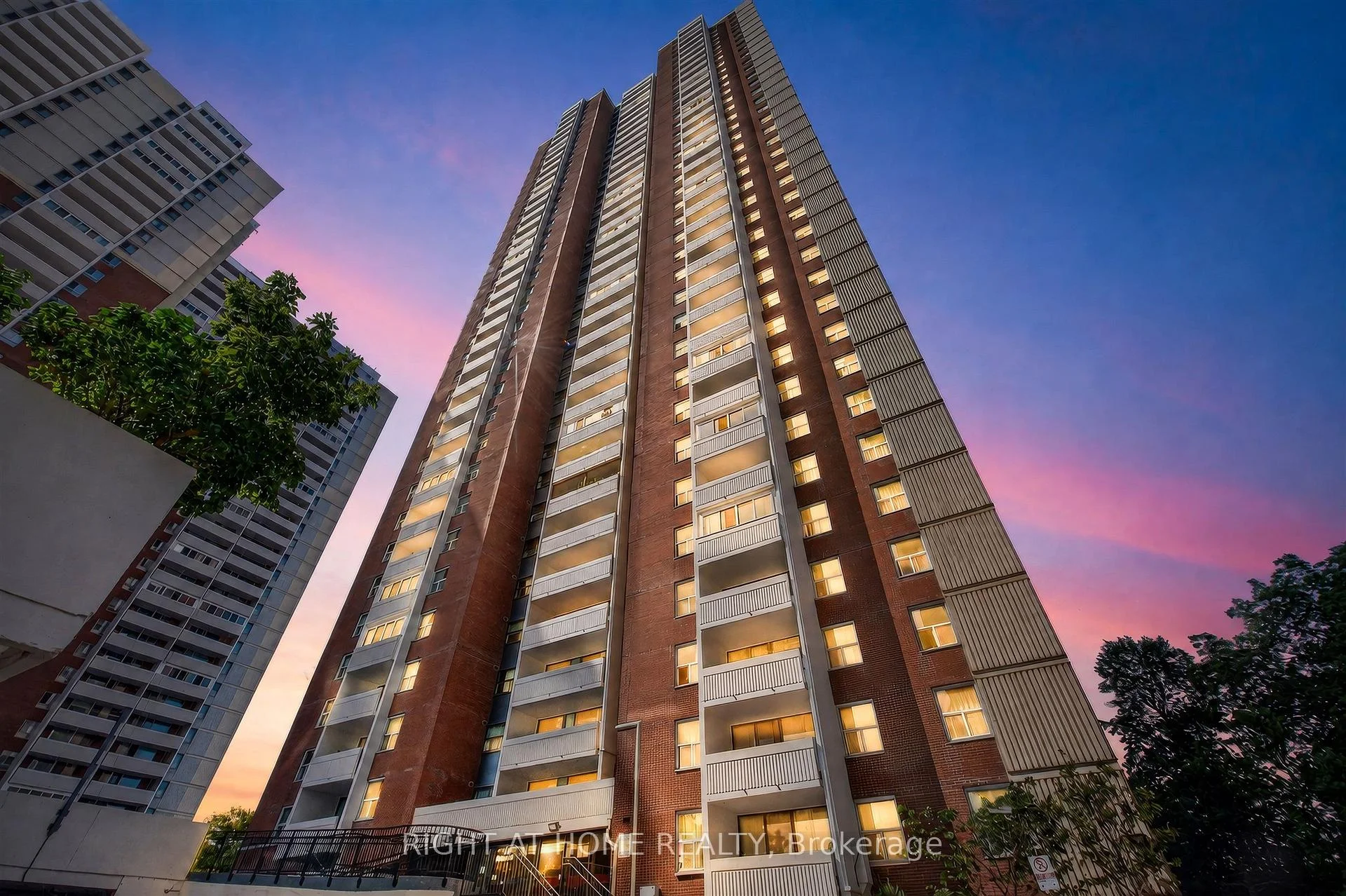 Photo 3 of Unit 2407, 3 Massey Square, Toronto, Crescent Town — HOMEH