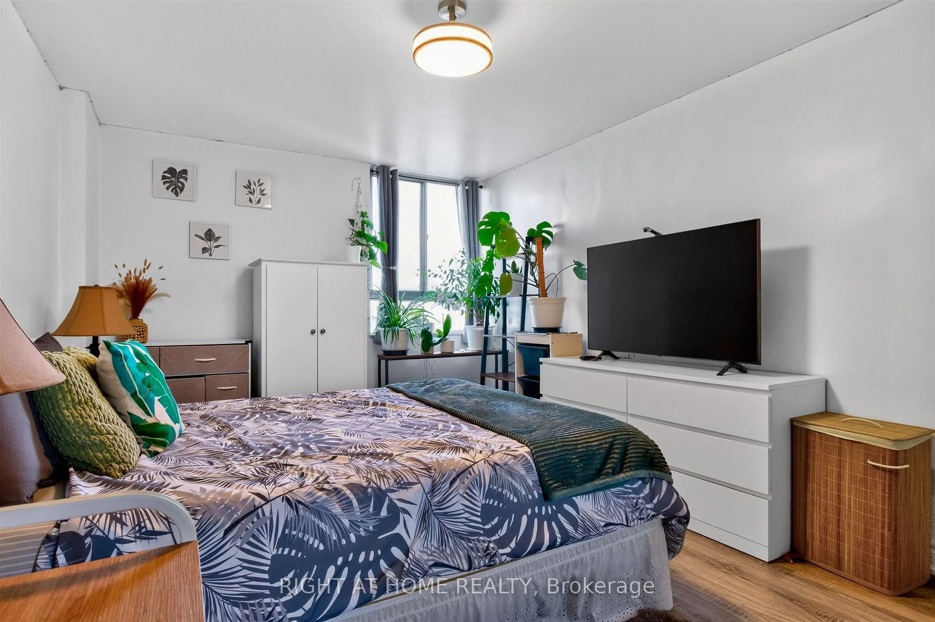 Photo 31 of Unit 2407, 3 Massey Square, Toronto, Crescent Town — HOMEH