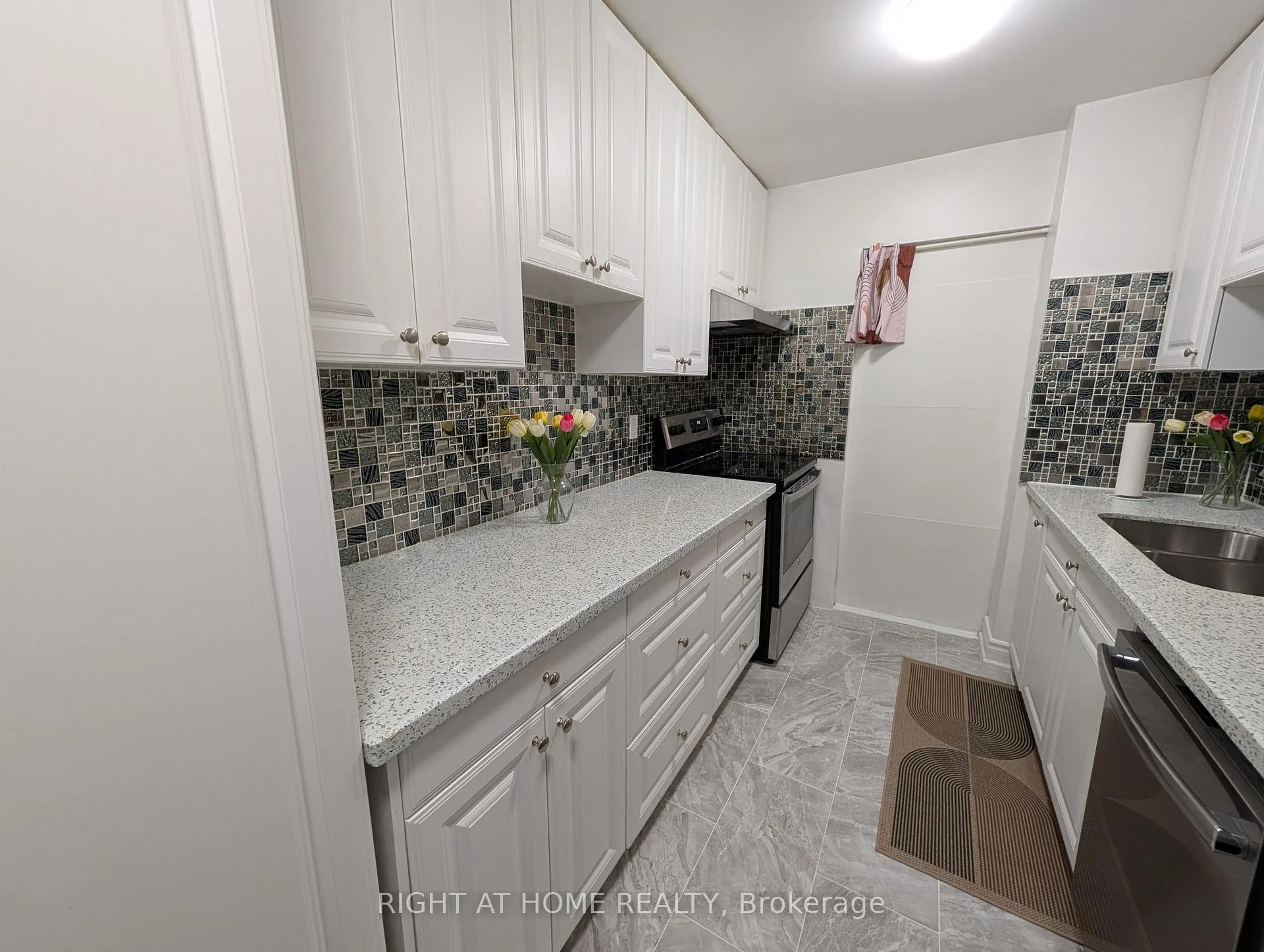 Photo 2 of Unit 2407, 3 Massey Square, Toronto, Crescent Town — HOMEH