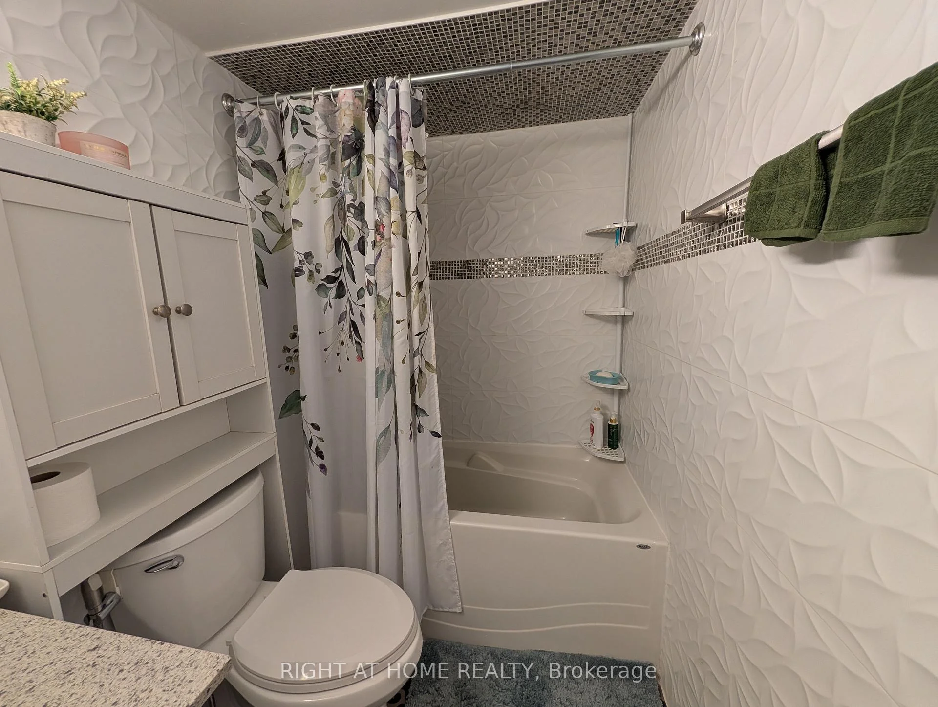 Photo 11 of Unit 2407, 3 Massey Square, Toronto, Crescent Town — HOMEH