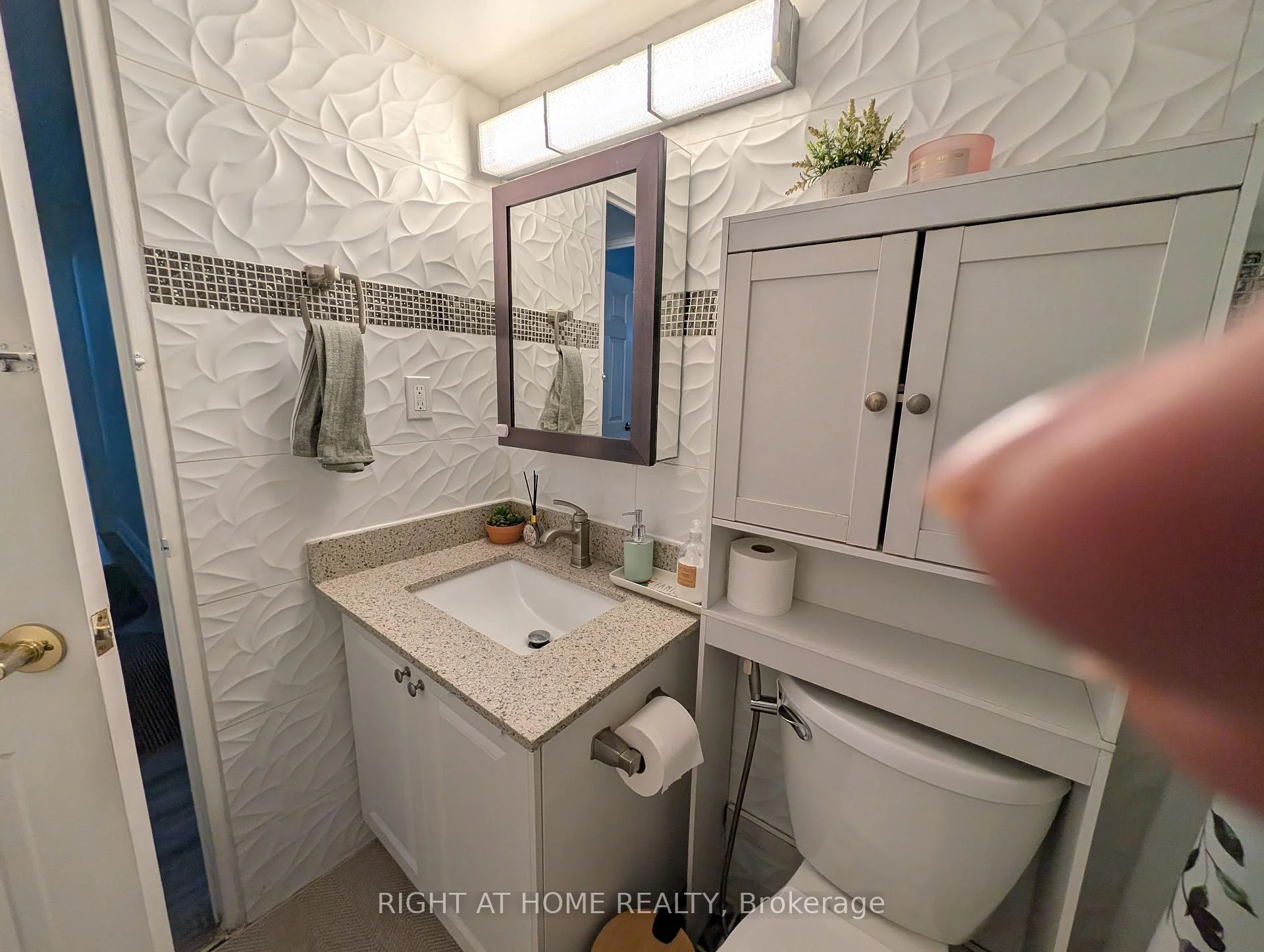 Photo 19 of Unit 2407, 3 Massey Square, Toronto, Crescent Town — HOMEH