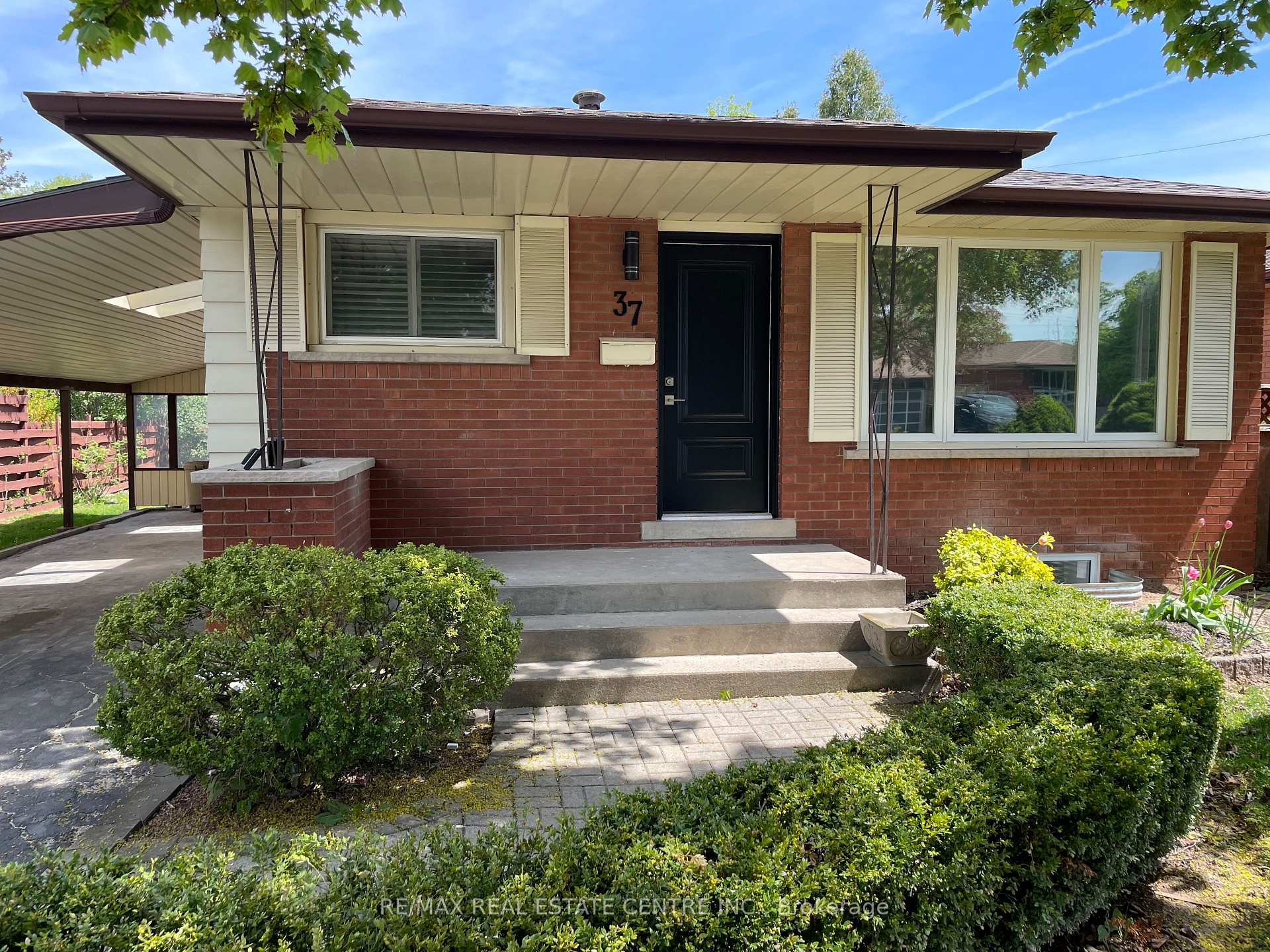 Photo 1 of Unit Upper, 37 Goldfinch Rd, Hamilton, Bruleville — HOMEH