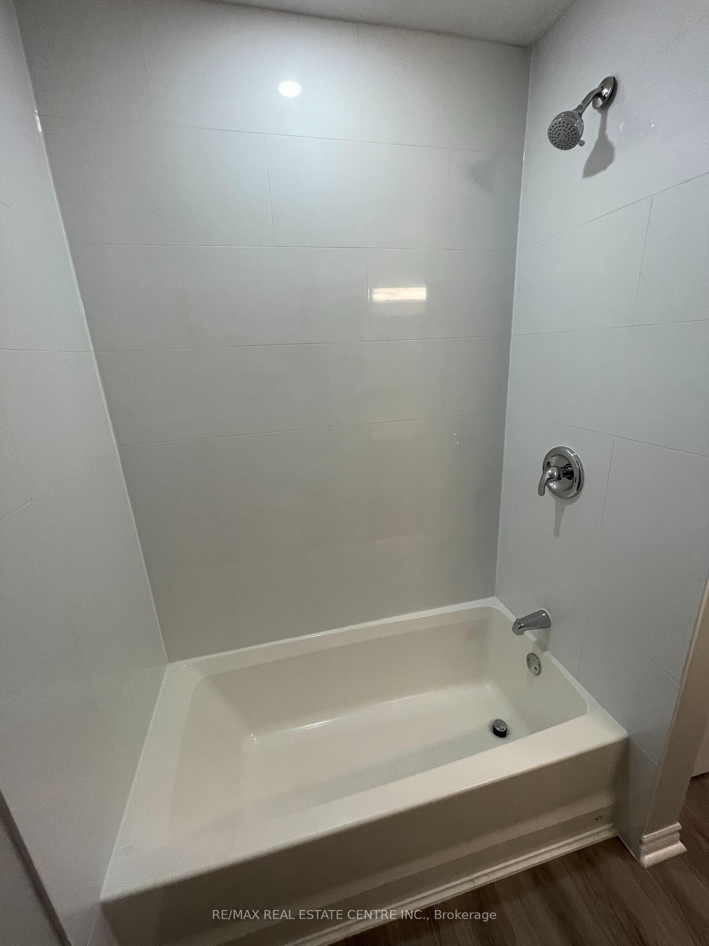 Photo 8 of Unit Upper, 37 Goldfinch Rd, Hamilton, Bruleville — HOMEH