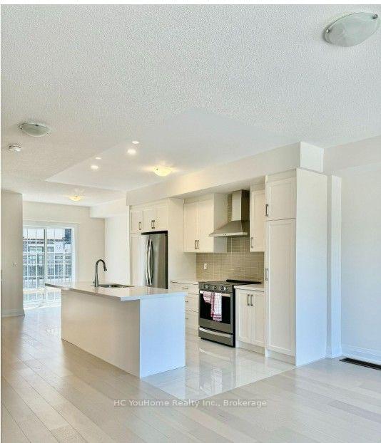 Front of 81 Clippers Crescent