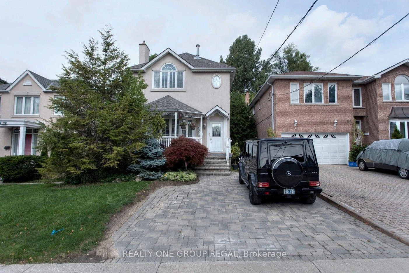 Front of 136 Hollywood Avenue N