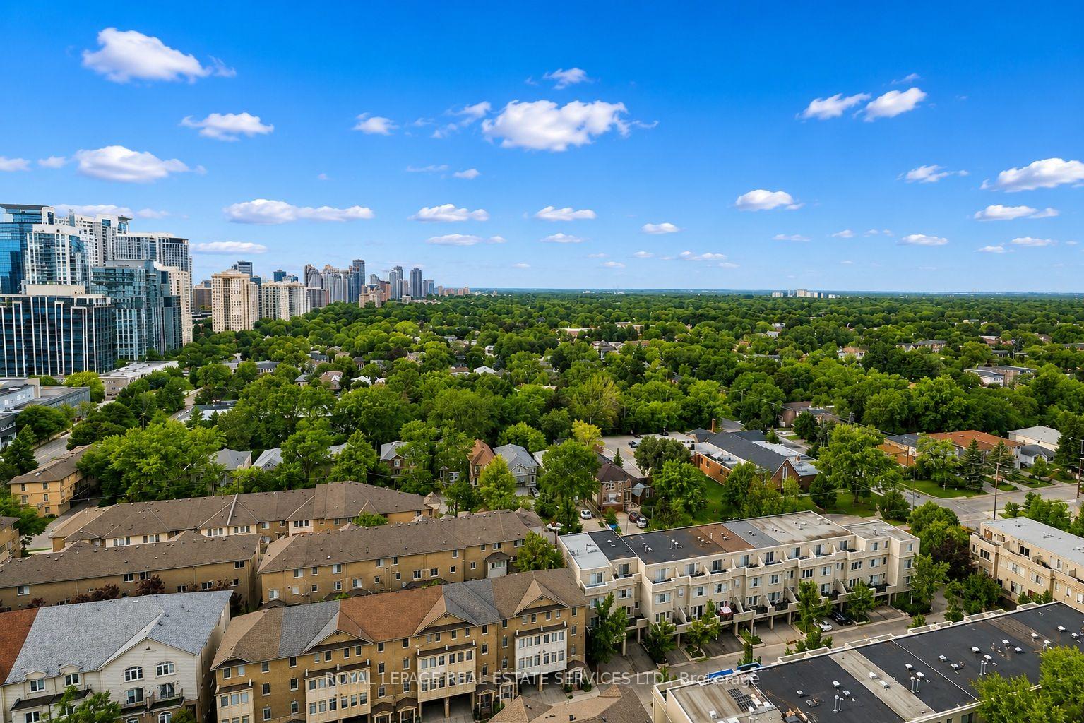 Photo 9 of Unit 2008, 88 Sheppard Avenue E, North York, Willowdale East — HOMEH