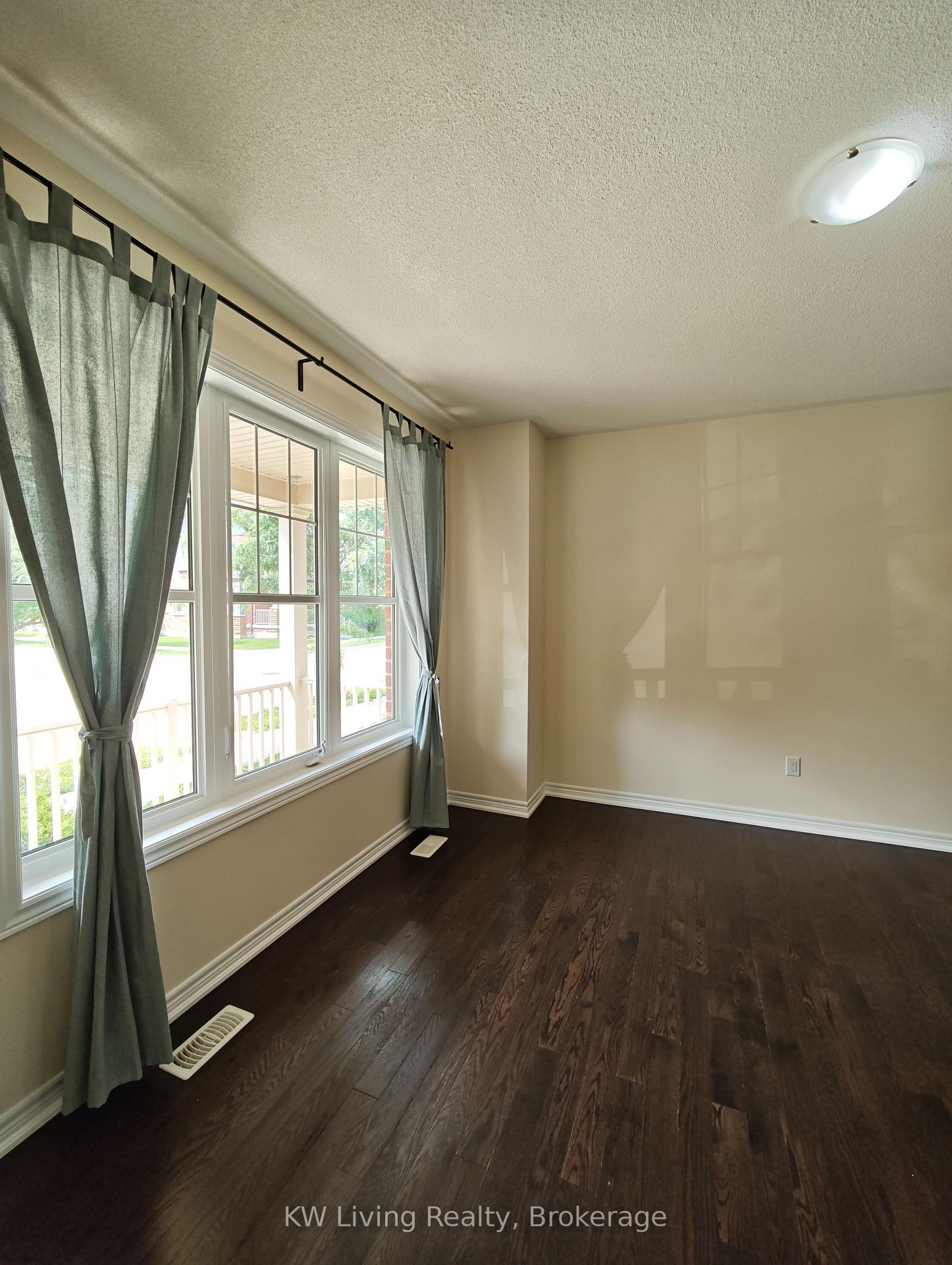Photo 2 of 109 Cornwall Drive, Markham, Cornell — HOMEH