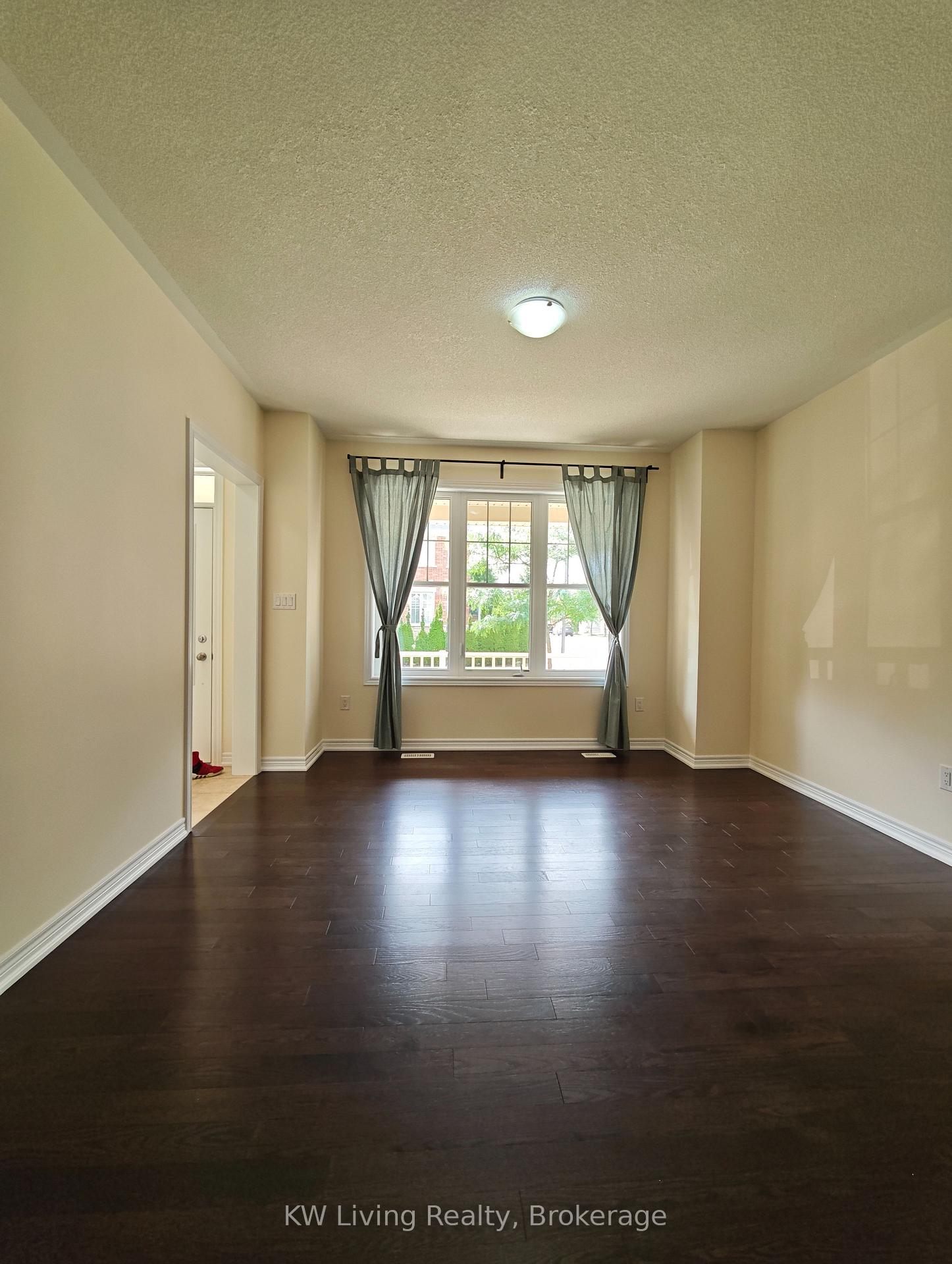 Photo 4 of 109 Cornwall Drive, Markham, Cornell — HOMEH
