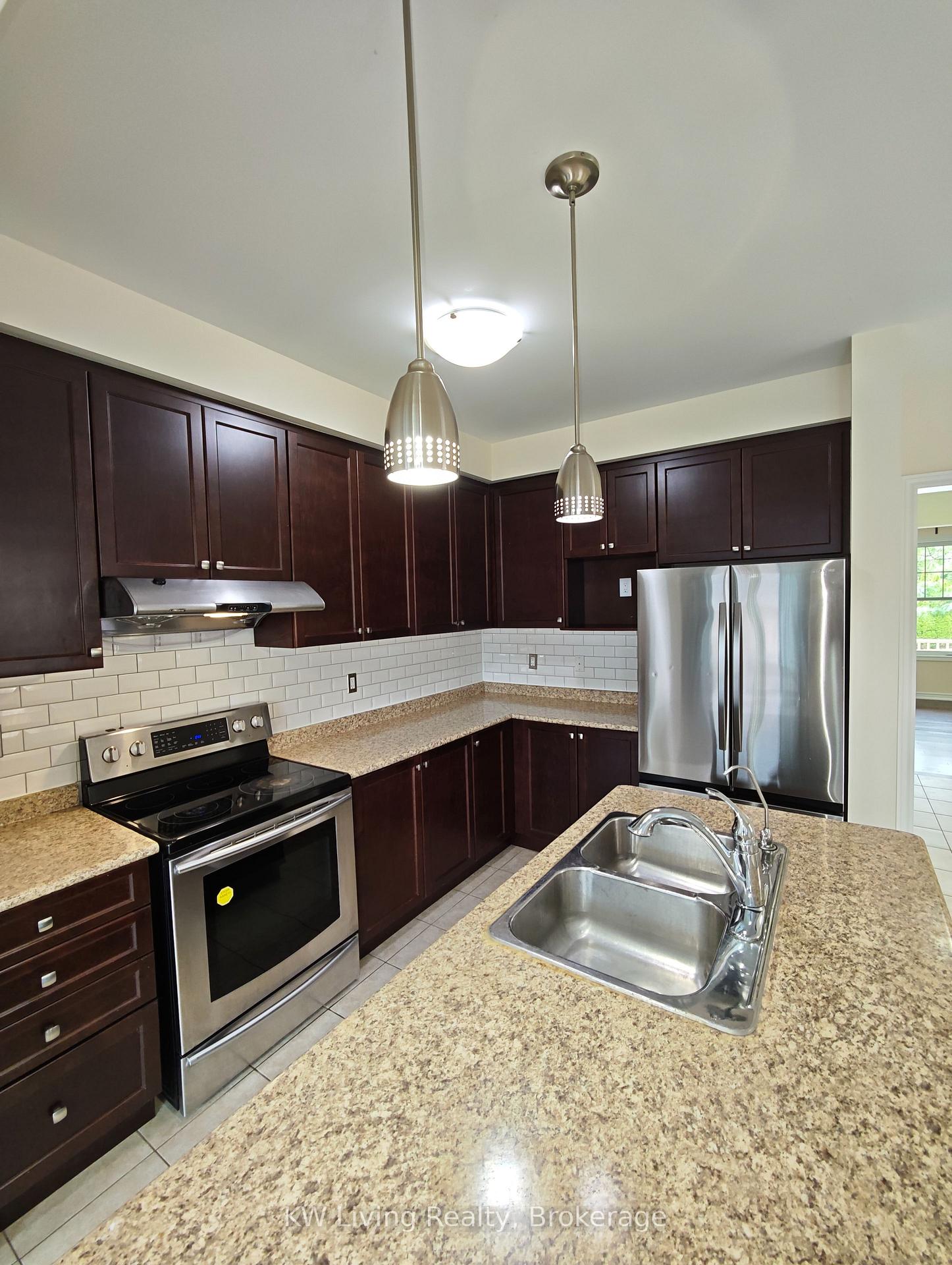 Photo 7 of 109 Cornwall Drive, Markham, Cornell — HOMEH