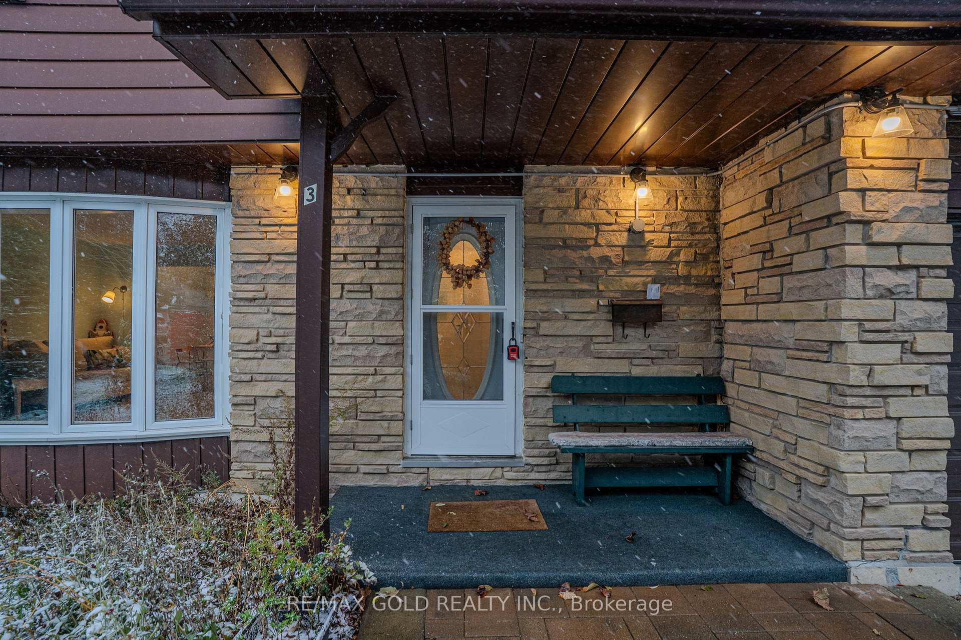 Photo 4 of 3 St Lawrence Place, Cobourg — HOMEH