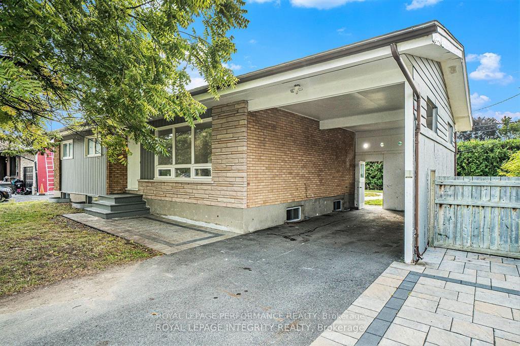 Photo 2 of 26 Majestic Drive, Ottawa, Manordale — HOMEH