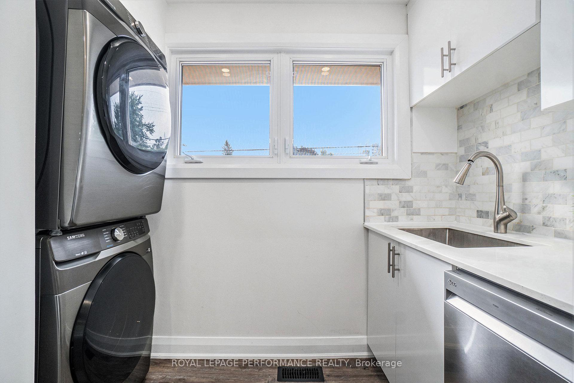Photo 9 of 26 Majestic Drive, Ottawa, Manordale — HOMEH