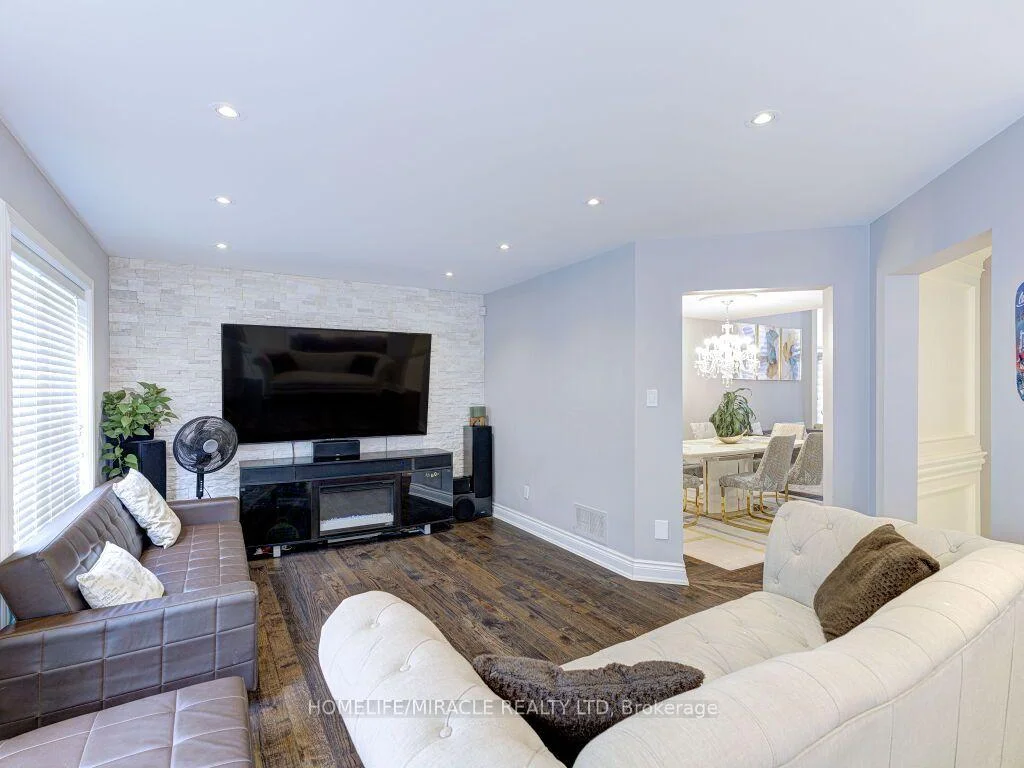 Photo 7 of Unit #BSMT, 5437 Royal Aberdeen Drive, Mississauga, Hurontario — HOMEH