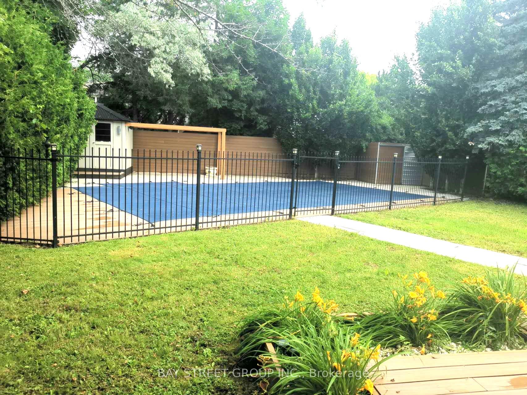 Photo 5 of 24 Avondale Crescent, Markham, Markham Village — HOMEH