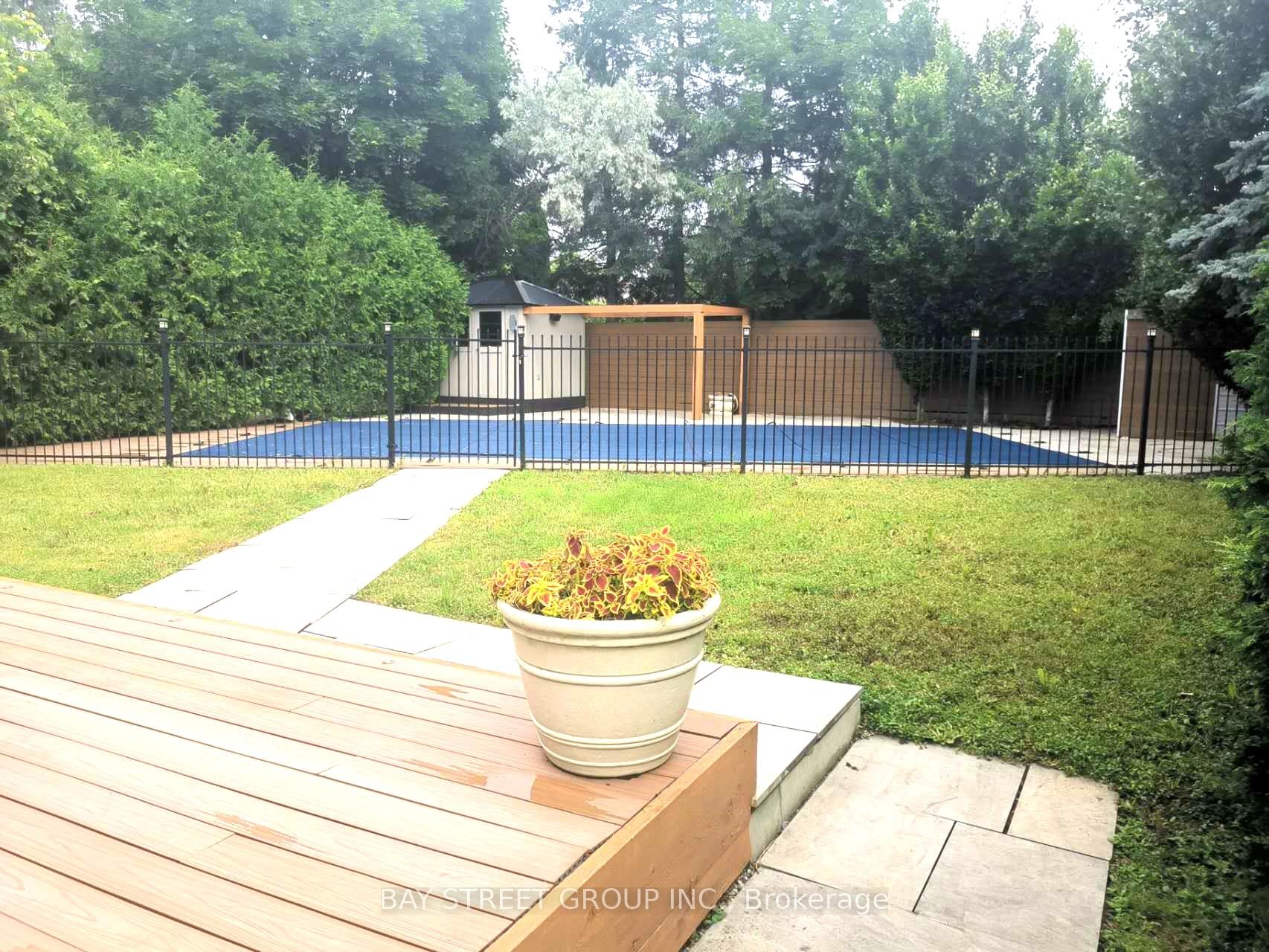 Photo 8 of 24 Avondale Crescent, Markham, Markham Village — HOMEH