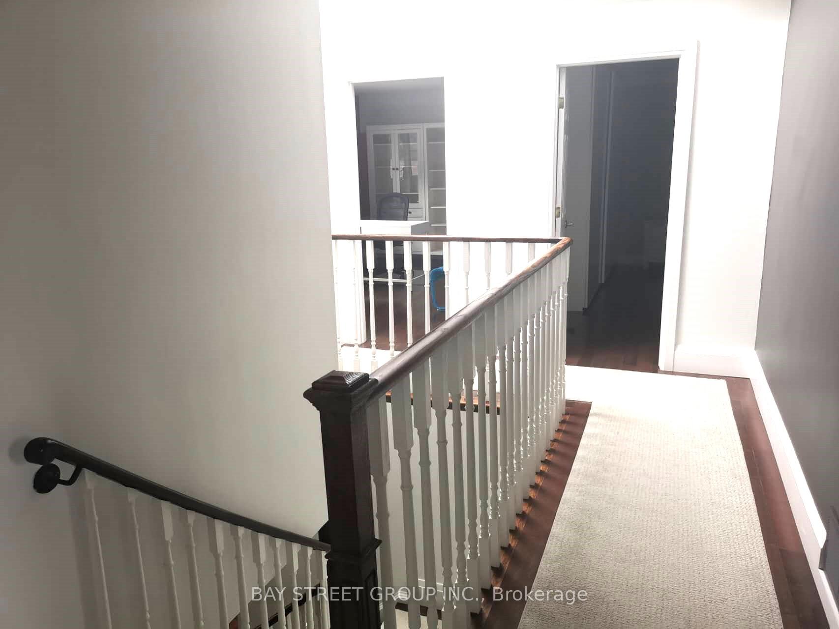 Photo 11 of 24 Avondale Crescent, Markham, Markham Village — HOMEH