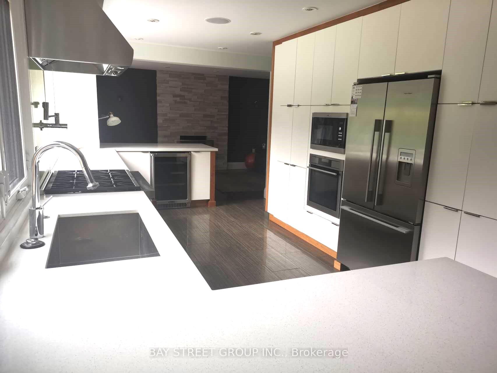 Photo 12 of 24 Avondale Crescent, Markham, Markham Village — HOMEH