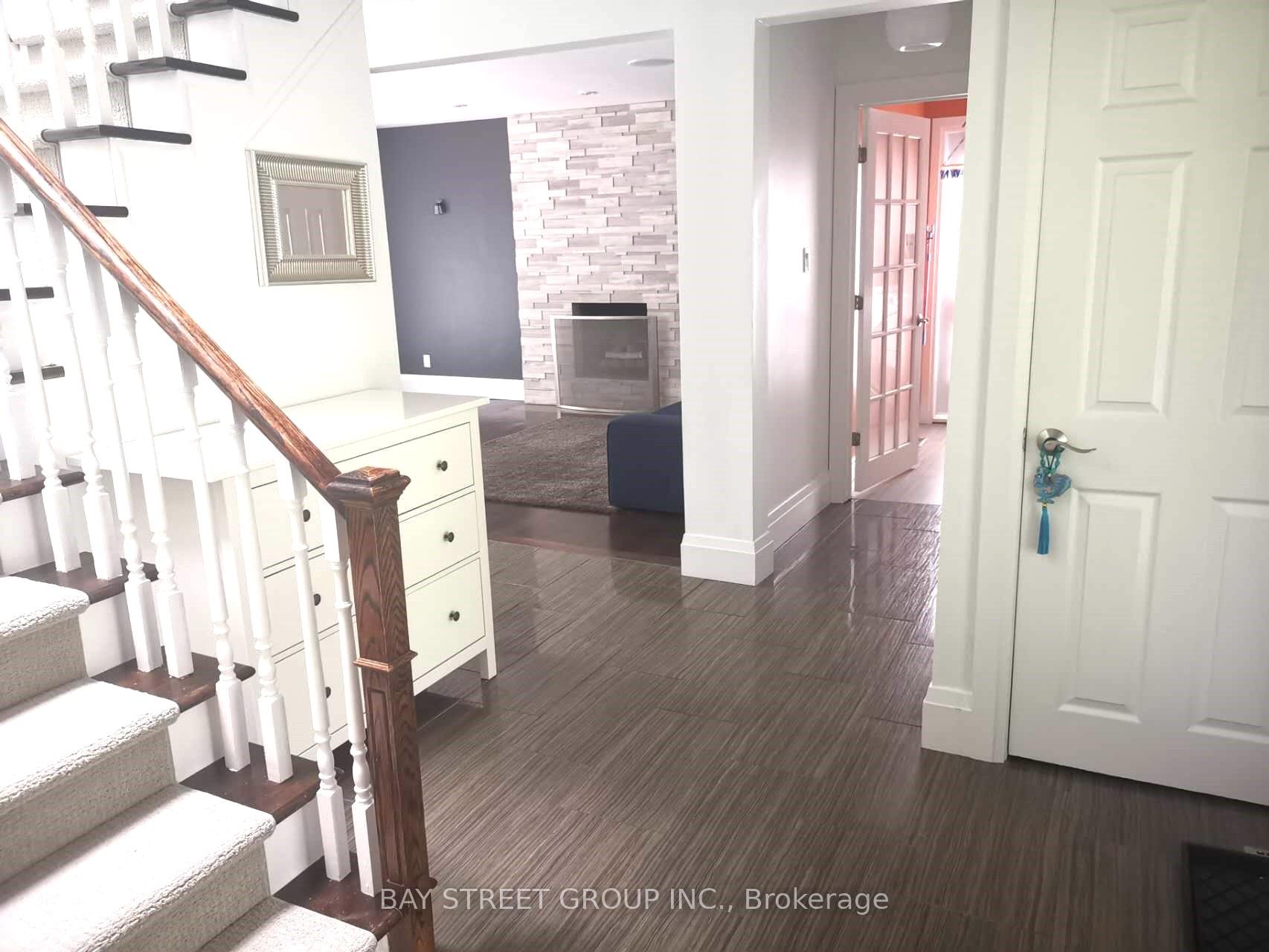 Photo 14 of 24 Avondale Crescent, Markham, Markham Village — HOMEH