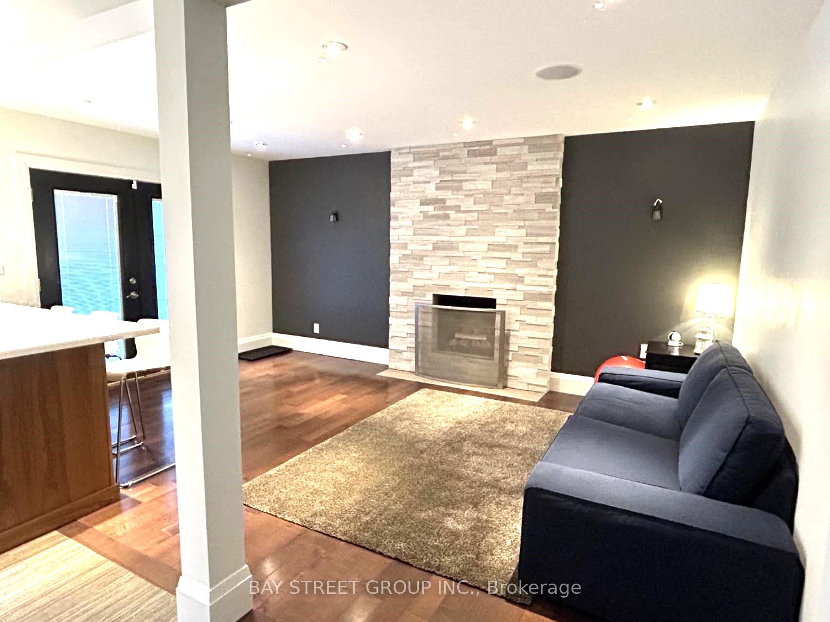 Photo 16 of 24 Avondale Crescent, Markham, Markham Village — HOMEH