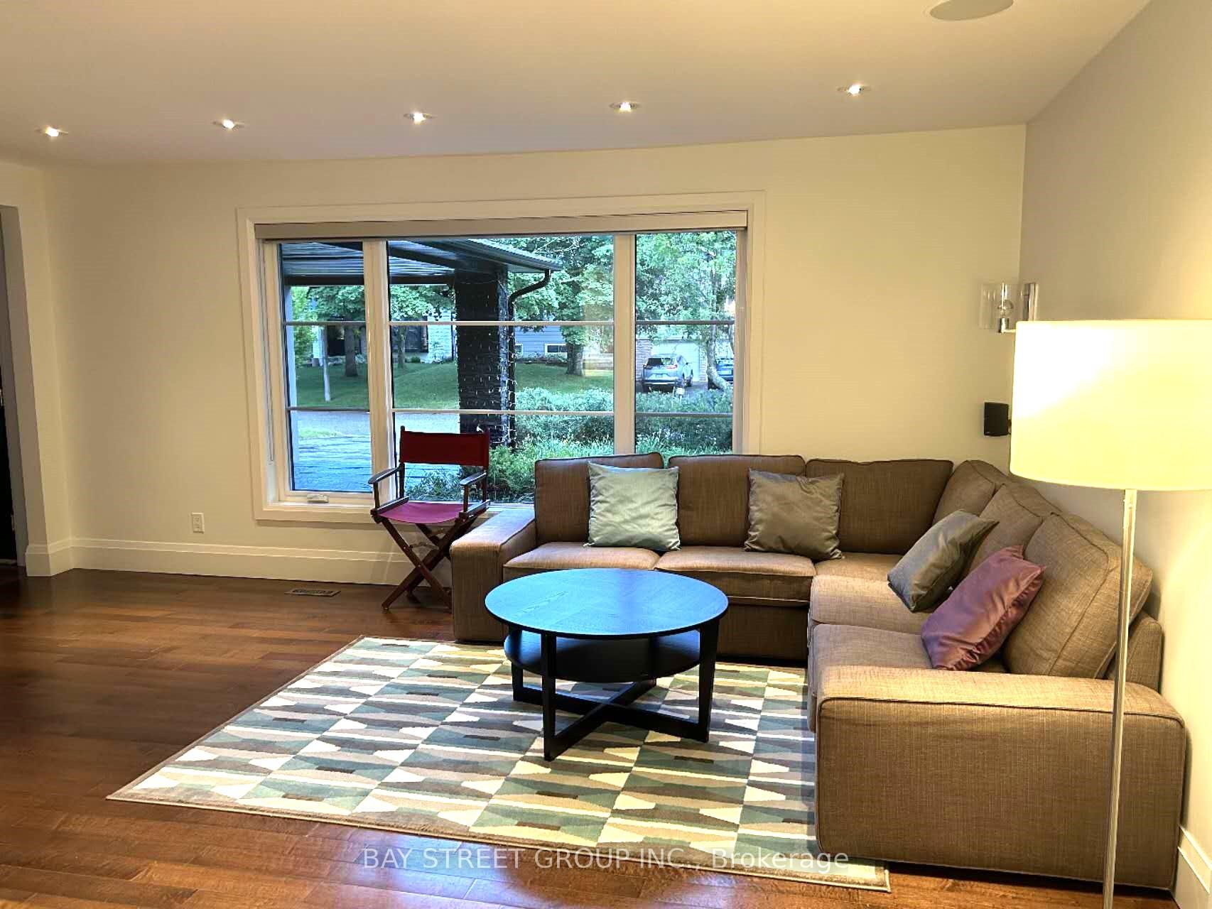Photo 18 of 24 Avondale Crescent, Markham, Markham Village — HOMEH
