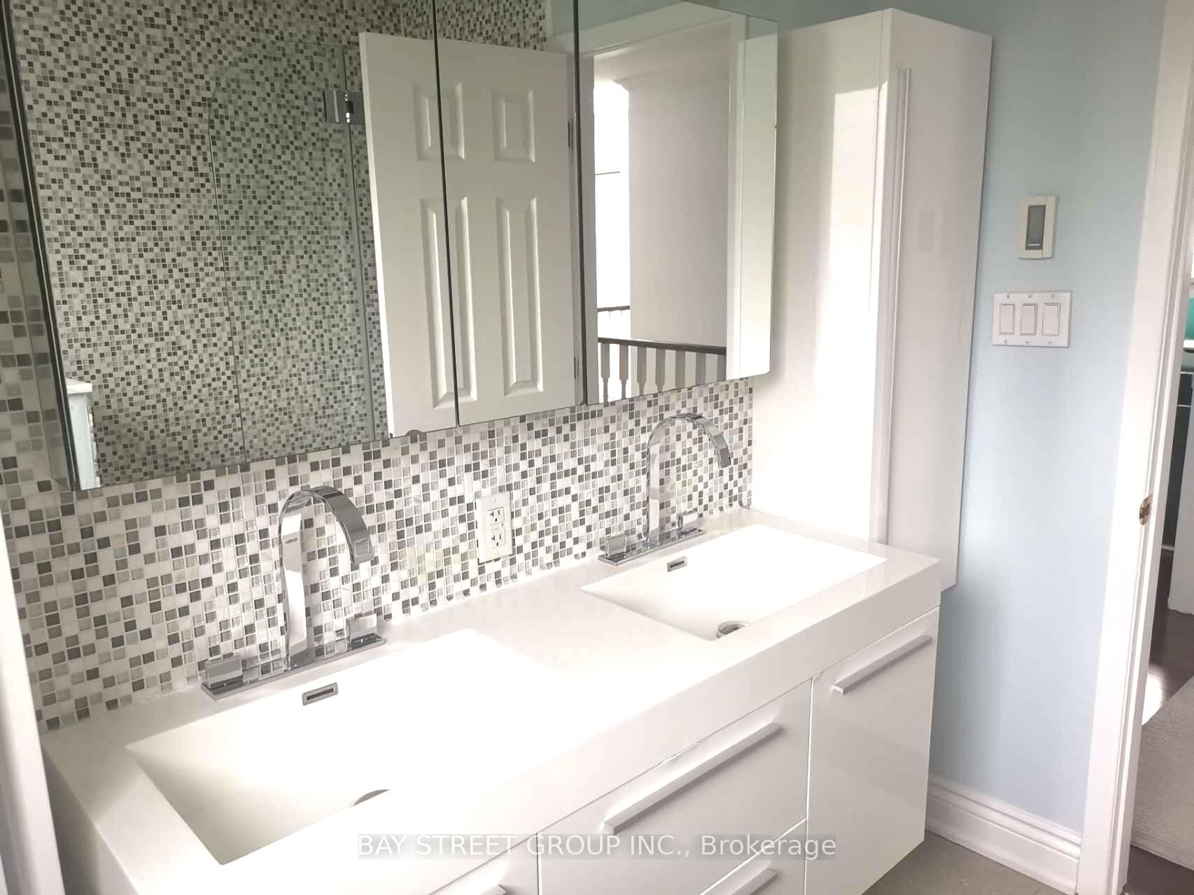 Photo 29 of 24 Avondale Crescent, Markham, Markham Village — HOMEH
