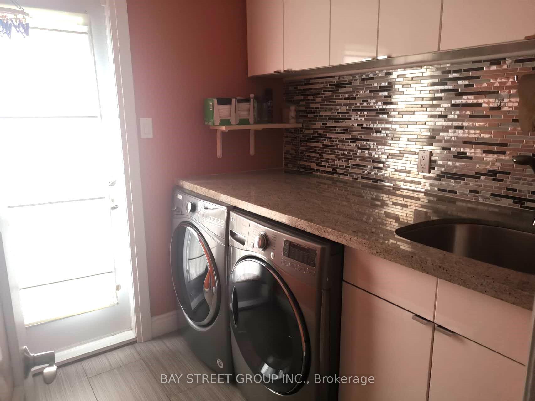 Photo 32 of 24 Avondale Crescent, Markham, Markham Village — HOMEH