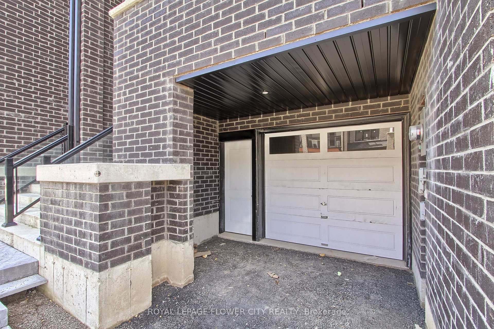 Photo 3 of 33 Sidney Rose Common, St. Catharines, Glendale/Glenridge — HOMEH