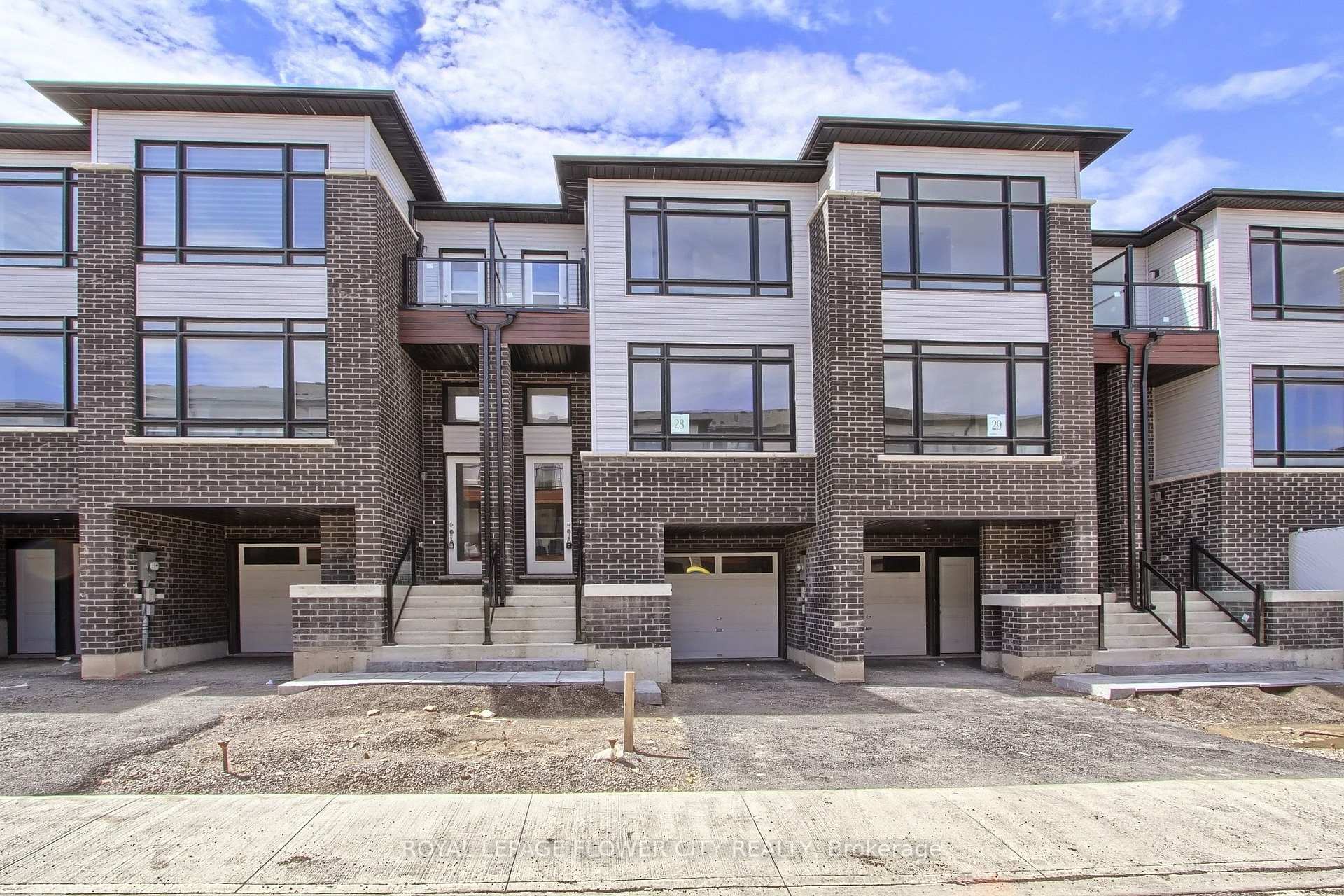 Photo 2 of 33 Sidney Rose Common, St. Catharines, Glendale/Glenridge — HOMEH