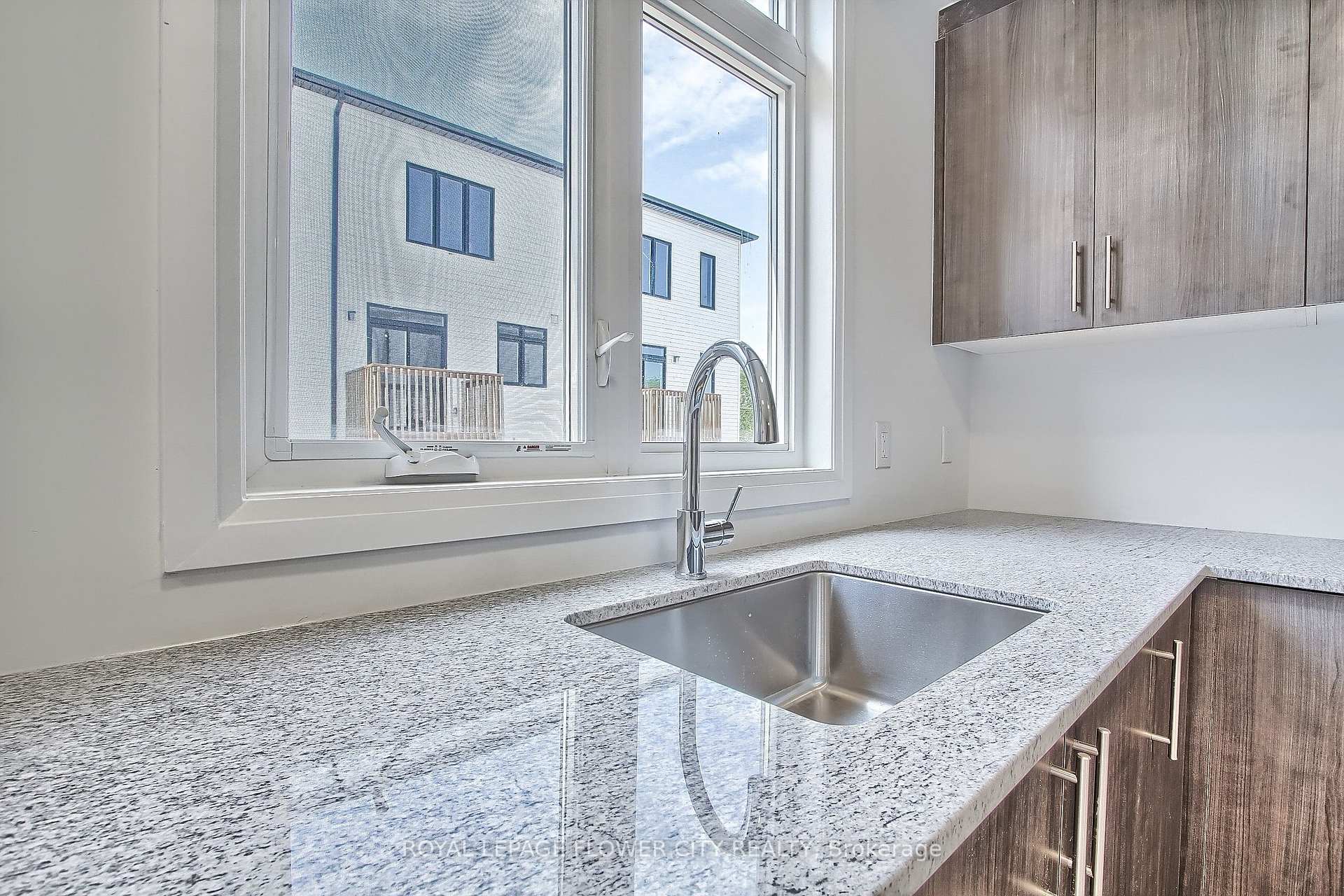 Photo 14 of 33 Sidney Rose Common, St. Catharines, Glendale/Glenridge — HOMEH