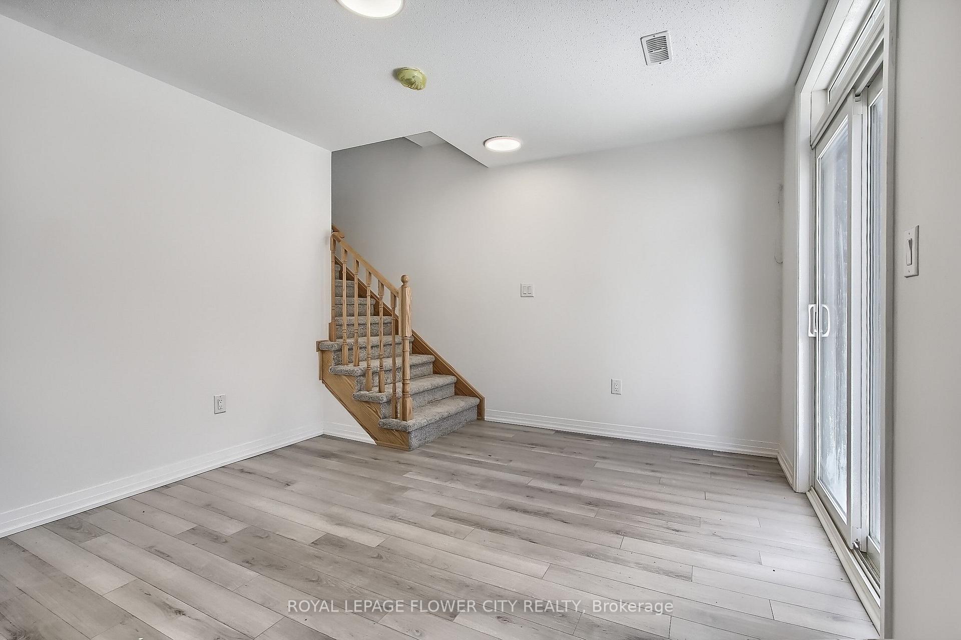 Photo 36 of 33 Sidney Rose Common, St. Catharines, Glendale/Glenridge — HOMEH
