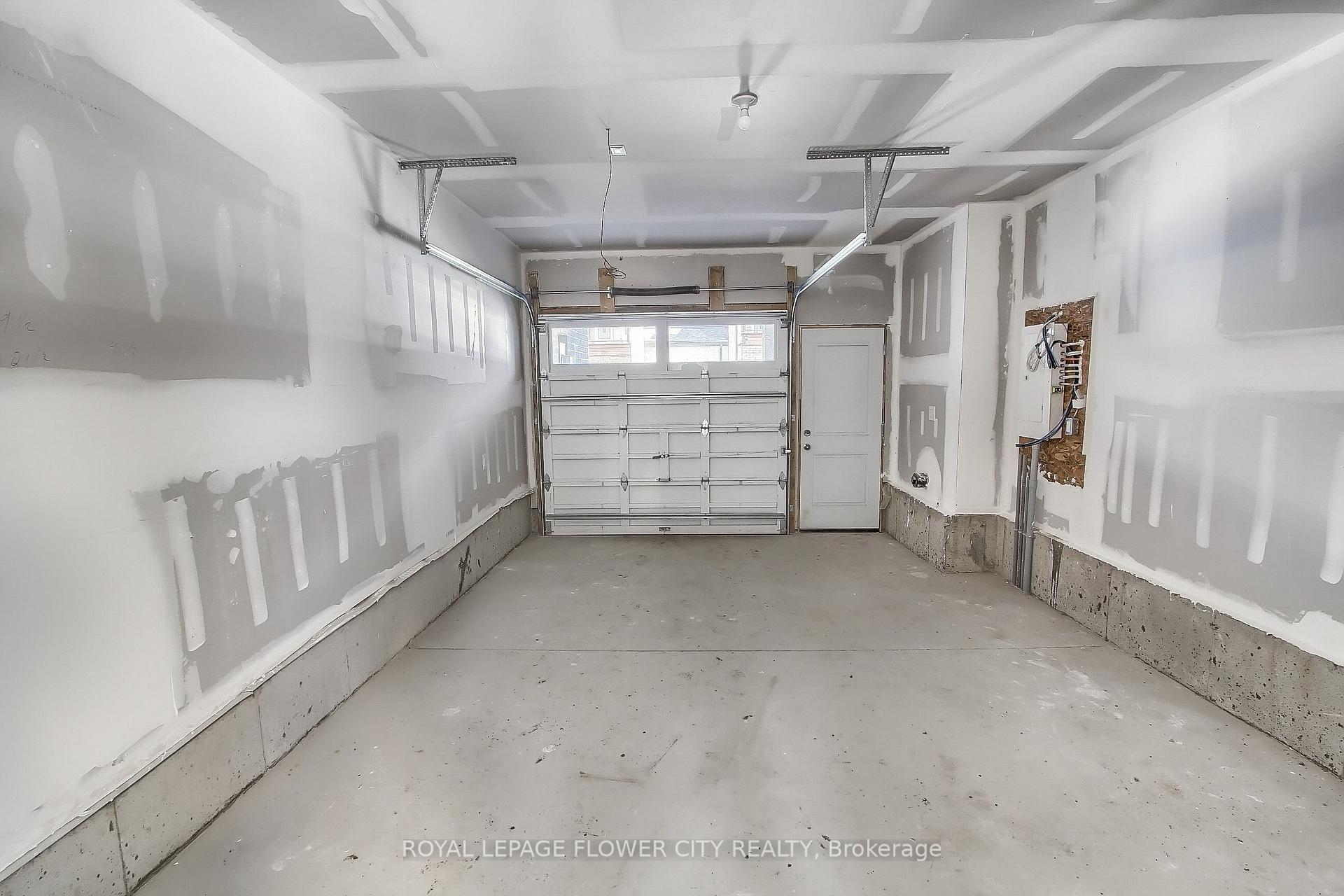 Photo 40 of 33 Sidney Rose Common, St. Catharines, Glendale/Glenridge — HOMEH
