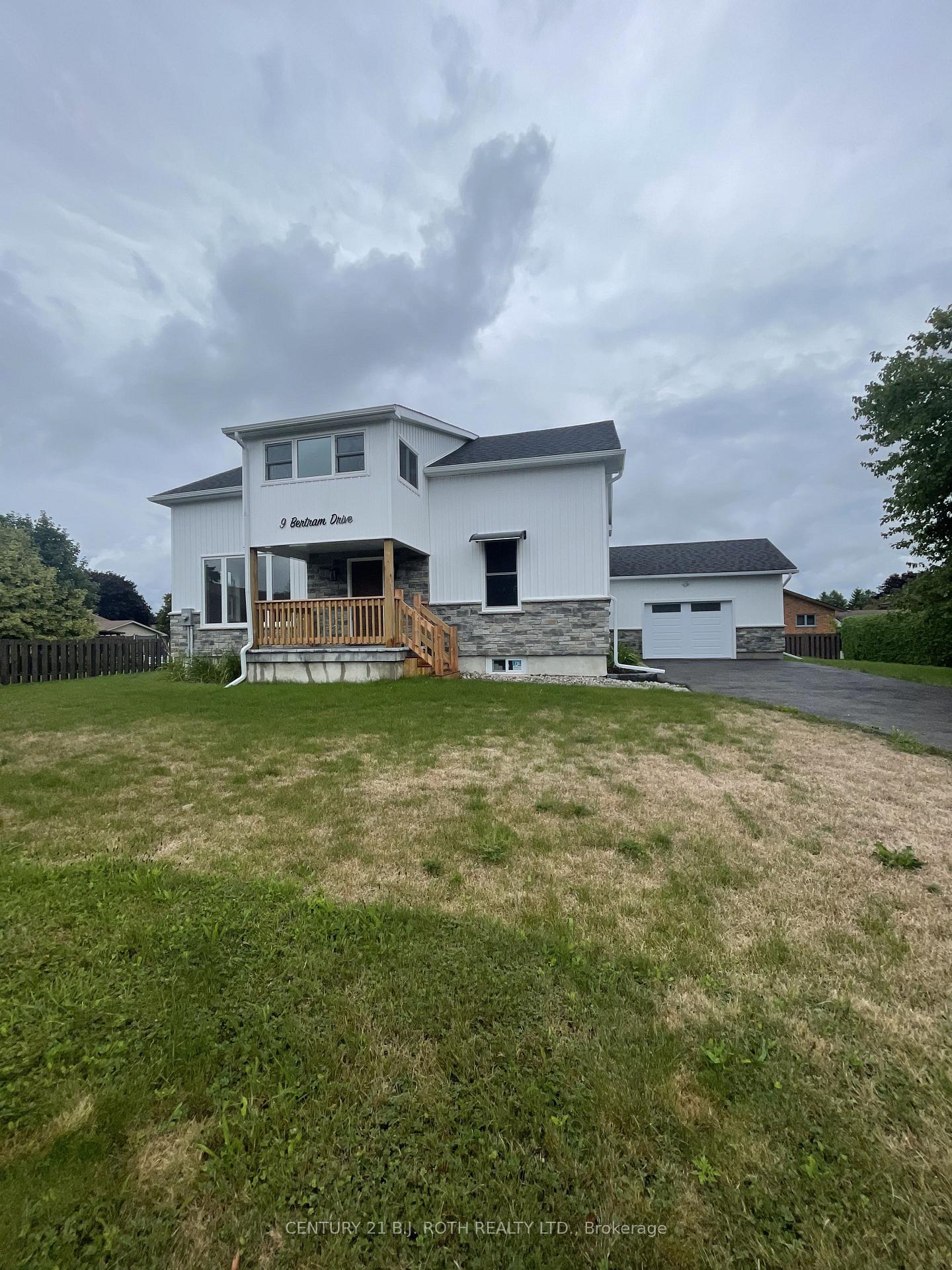 Photo 2 of 9 Bertram Drive, Springwater, Elmvale — HOMEH