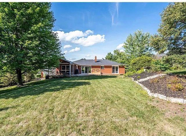 Photo 3 of 12 Cairns Boulevard, Springwater, Midhurst — HOMEH