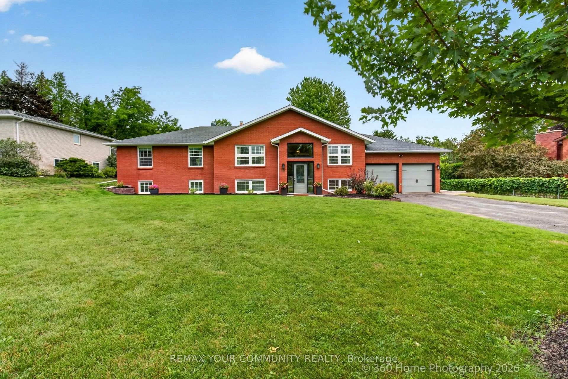 Photo 1 of 12 Cairns Boulevard, Springwater, Midhurst — HOMEH