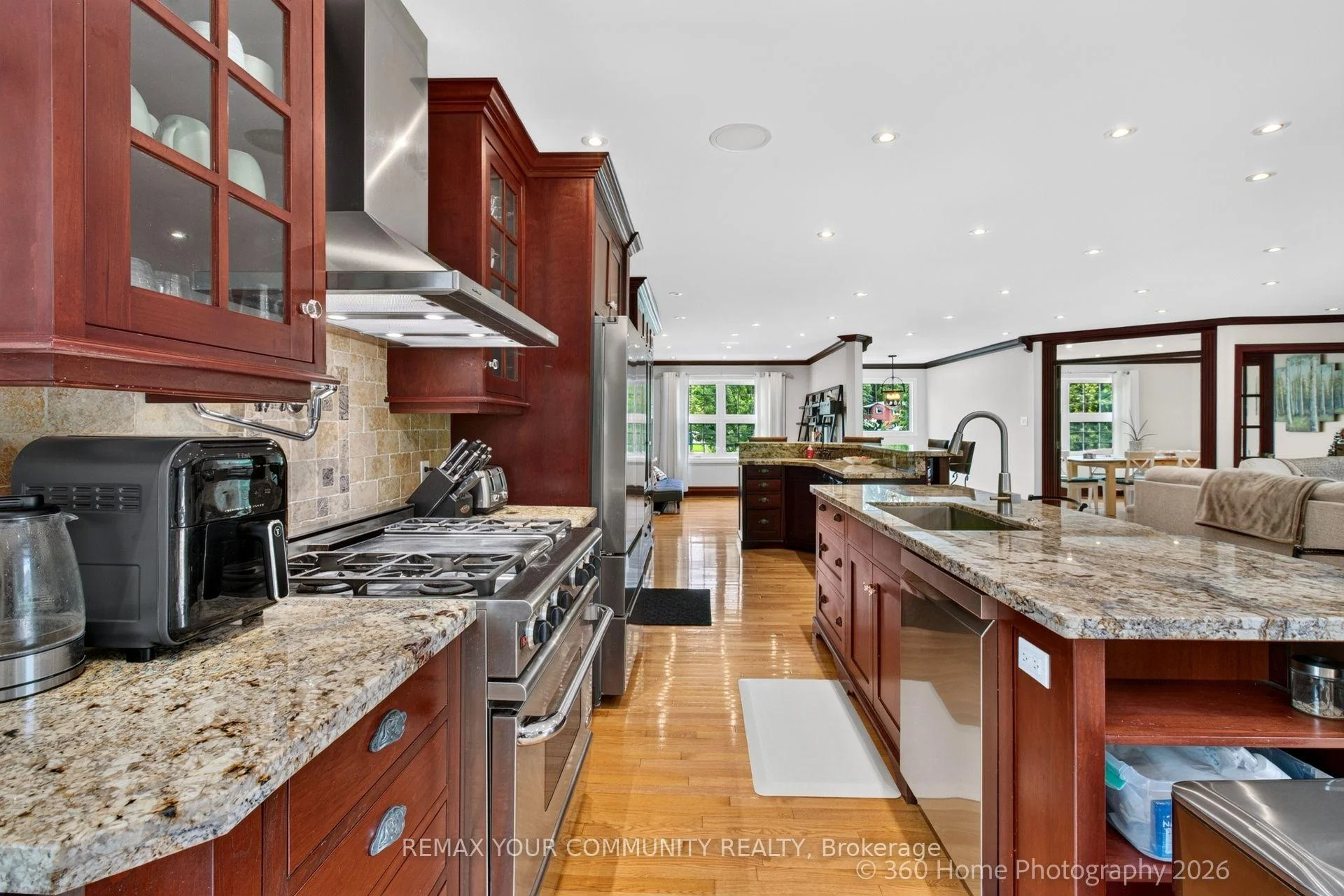 Photo 13 of 12 Cairns Boulevard, Springwater, Midhurst — HOMEH