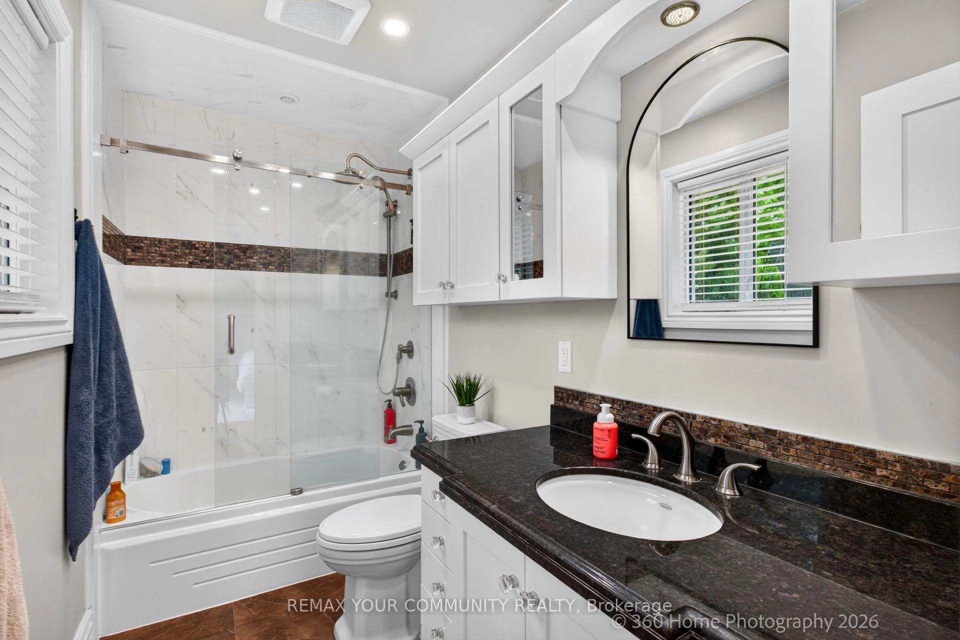 Photo 20 of 12 Cairns Boulevard, Springwater, Midhurst — HOMEH