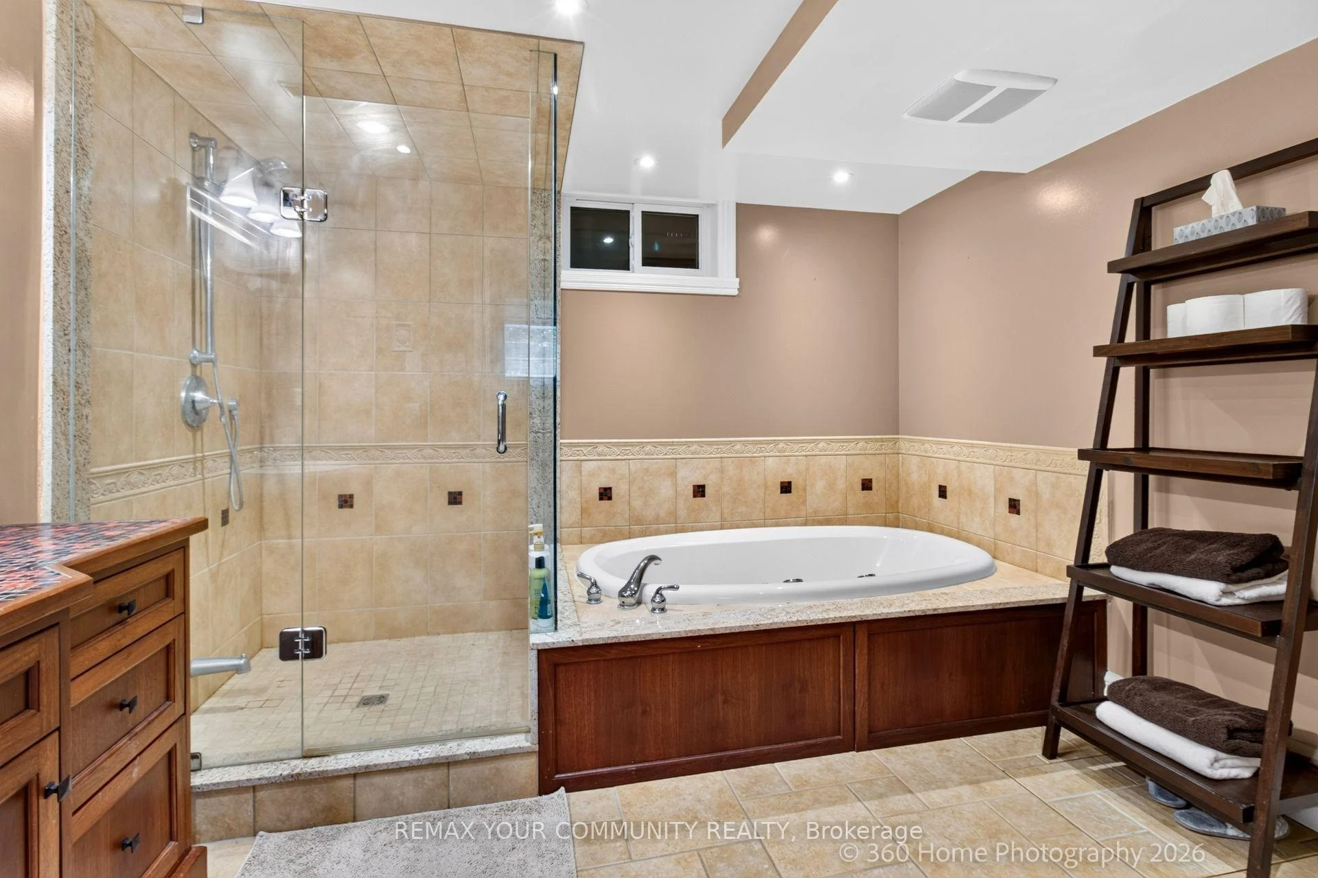 Photo 24 of 12 Cairns Boulevard, Springwater, Midhurst — HOMEH