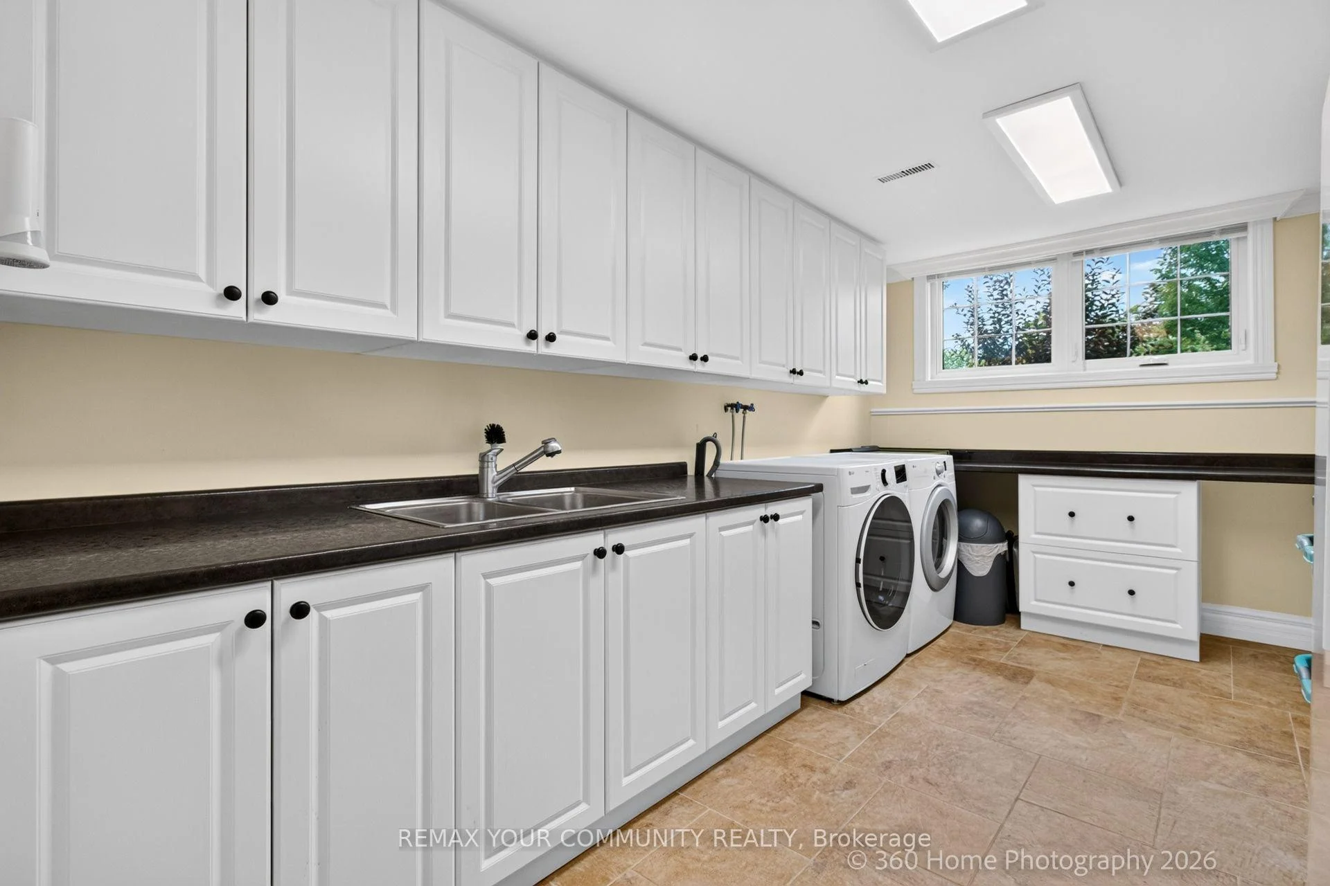 Photo 27 of 12 Cairns Boulevard, Springwater, Midhurst — HOMEH