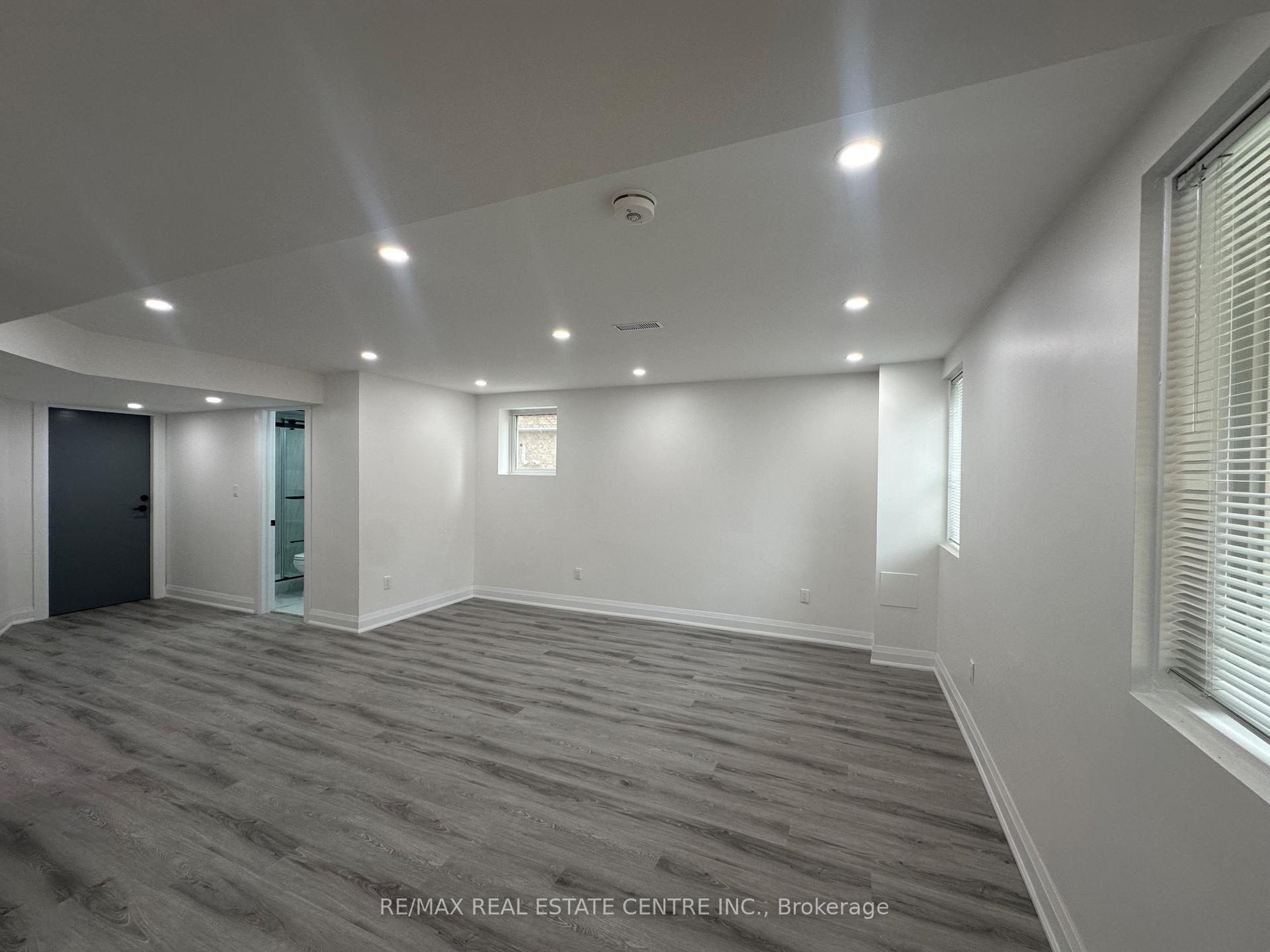 Photo 6 of Unit Basement Apartment, 23 Oblate Crescent, Brampton, Bram West — HOMEH