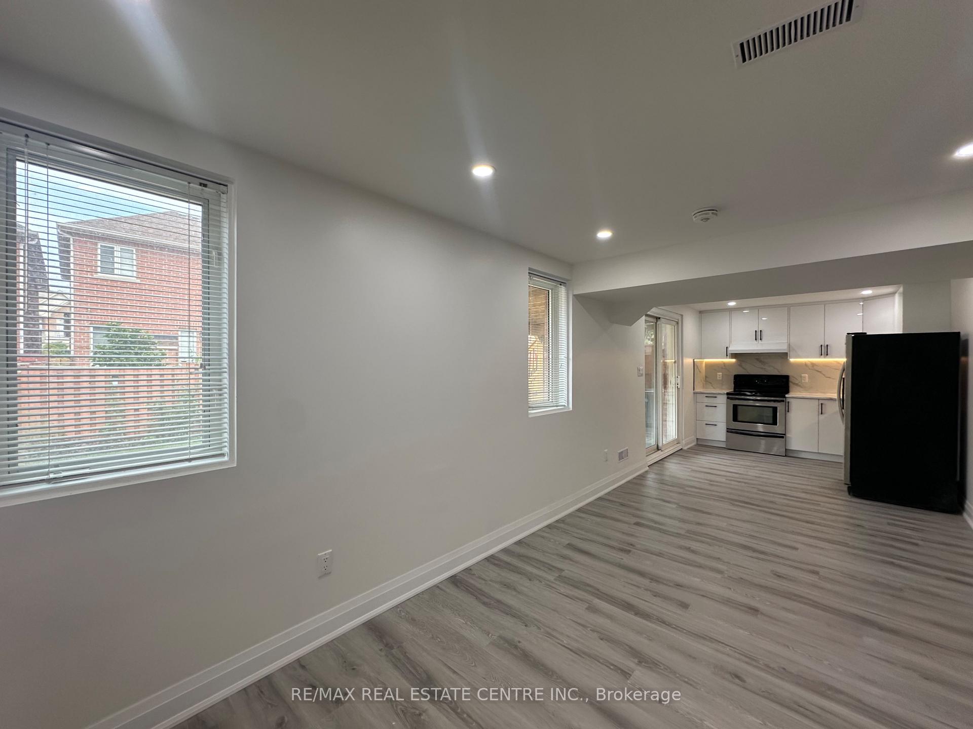 Photo 8 of Unit Basement Apartment, 23 Oblate Crescent, Brampton, Bram West — HOMEH