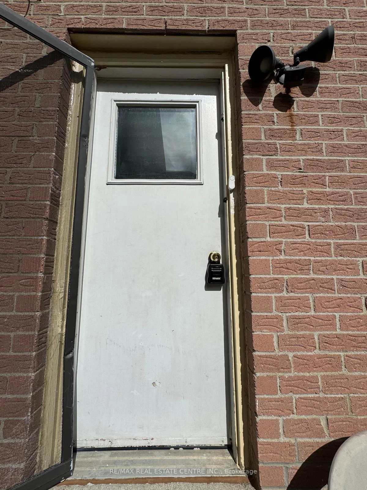 Photo 4 of Unit Basement, 546 Laurier Crescent, Pickering, Amberlea — HOMEH