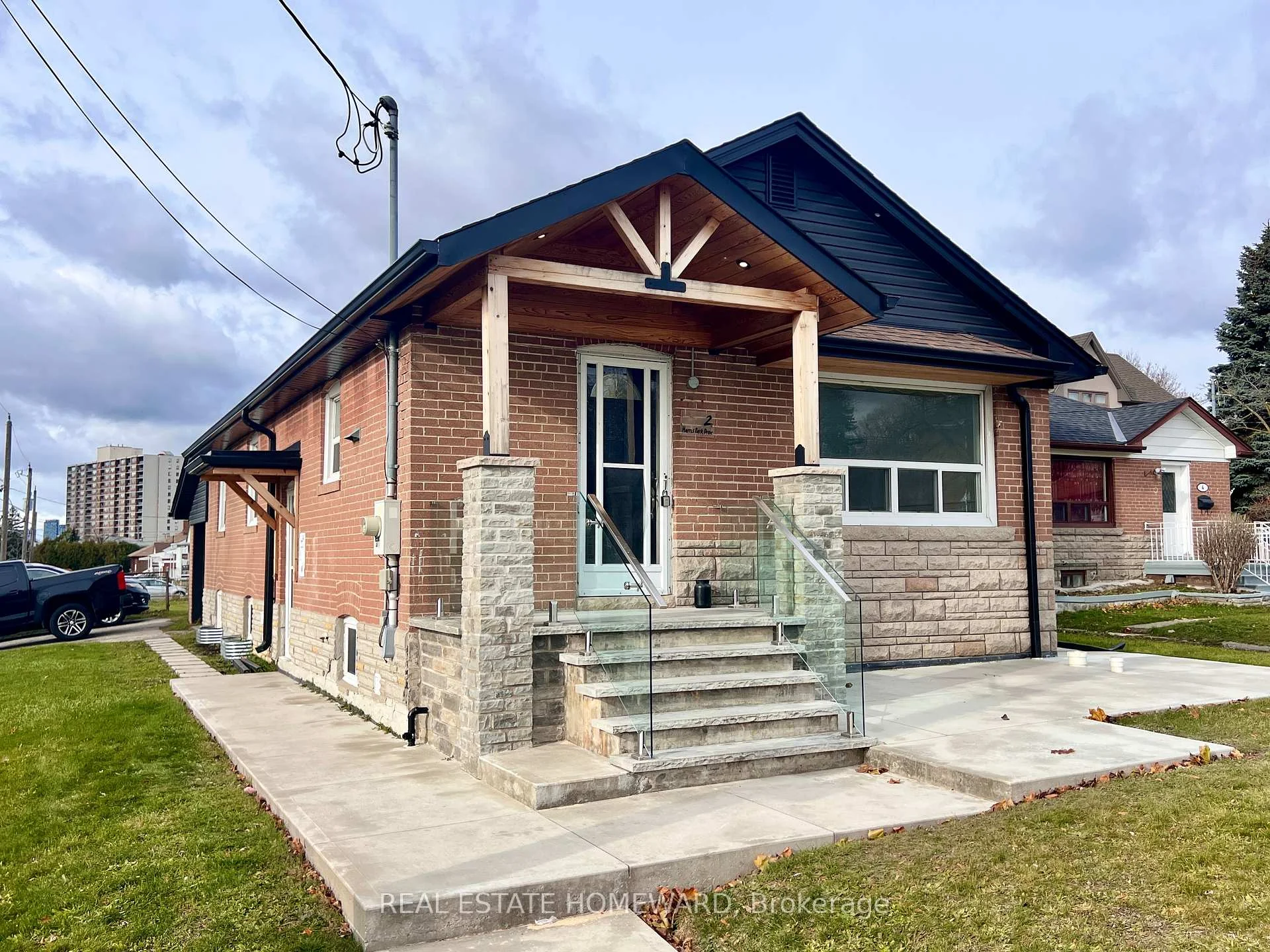 Photo 4 of Unit Lower, 2 Harris Park Drive, Scarborough, Clairlea-Birchmount — HOMEH