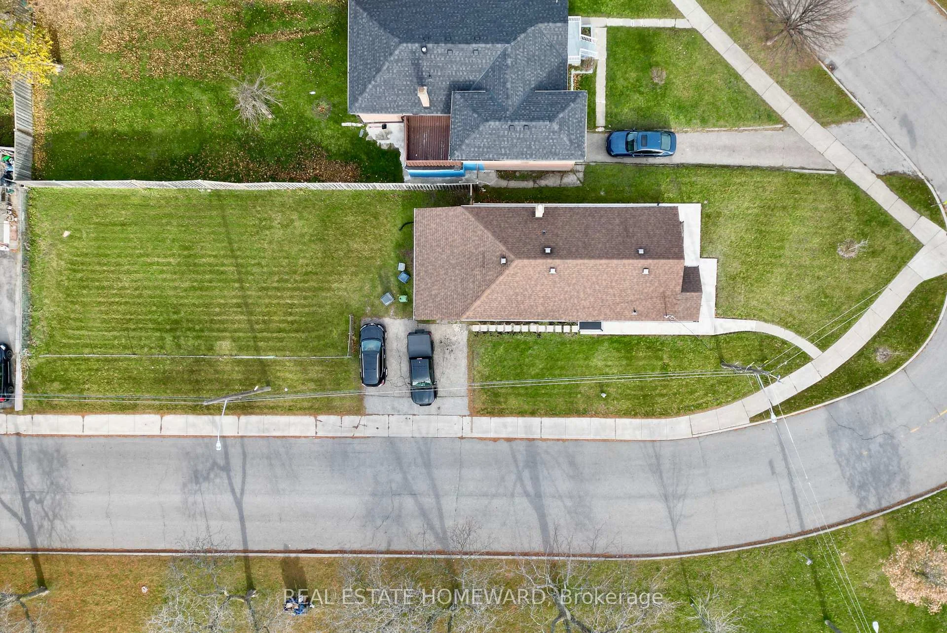 Photo 7 of Unit Lower, 2 Harris Park Drive, Scarborough, Clairlea-Birchmount — HOMEH