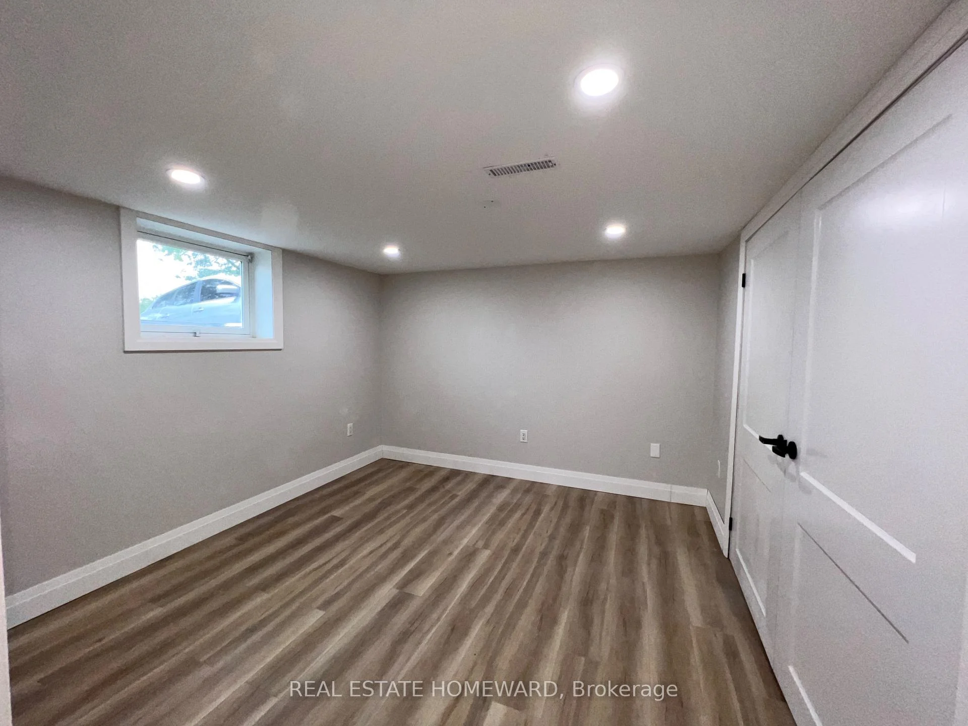 Photo 17 of Unit Lower, 2 Harris Park Drive, Scarborough, Clairlea-Birchmount — HOMEH