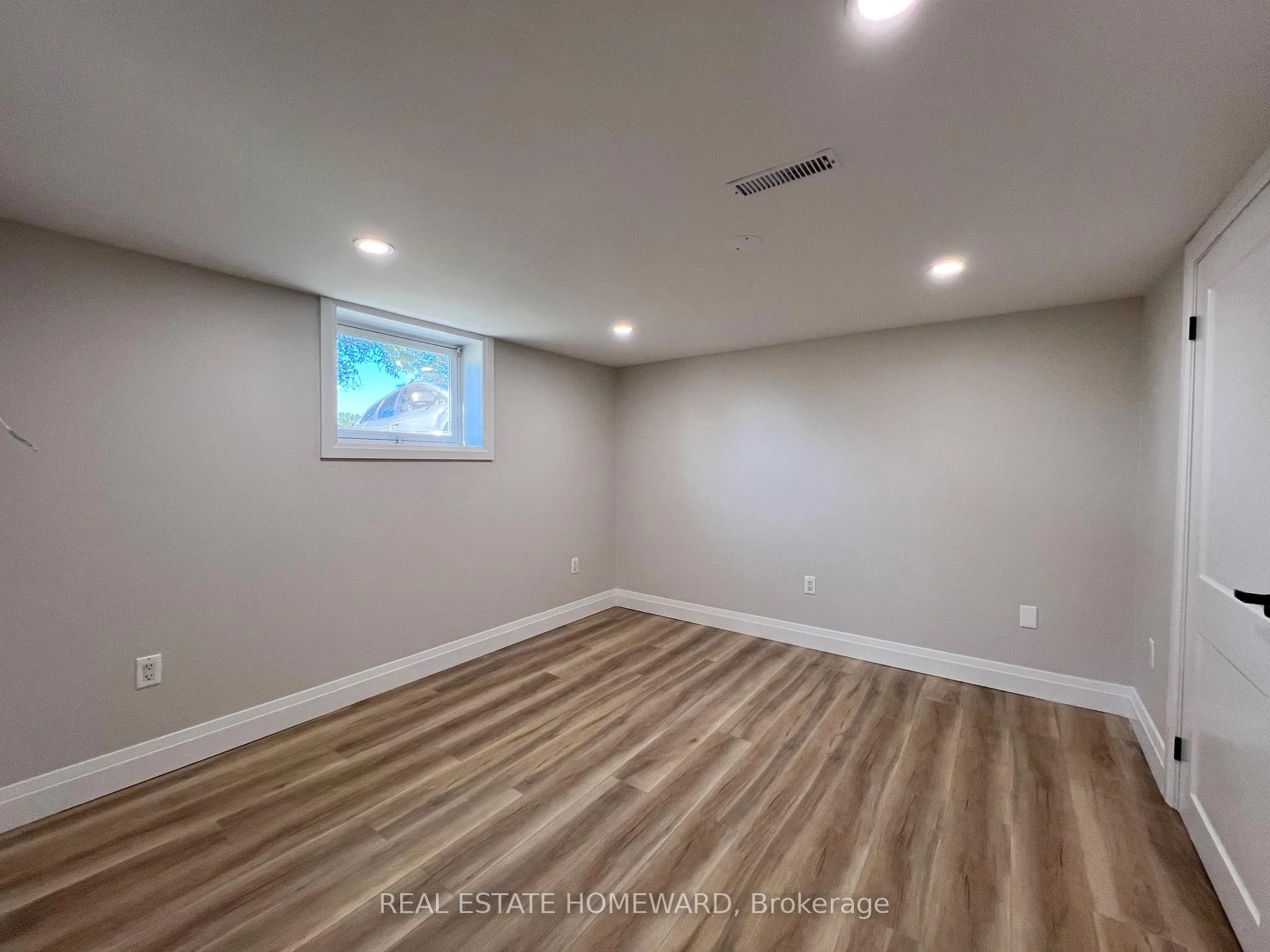 Photo 27 of Unit Lower, 2 Harris Park Drive, Scarborough, Clairlea-Birchmount — HOMEH