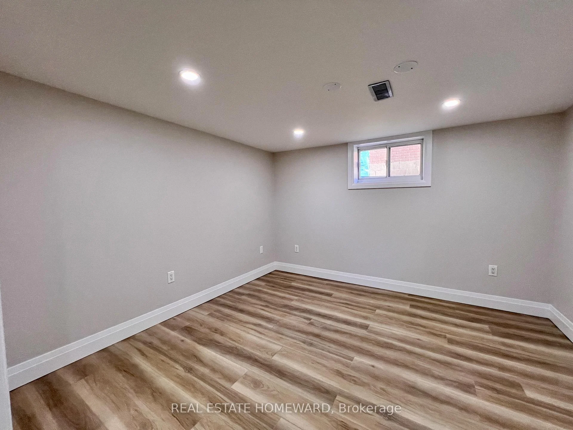 Photo 31 of Unit Lower, 2 Harris Park Drive, Scarborough, Clairlea-Birchmount — HOMEH