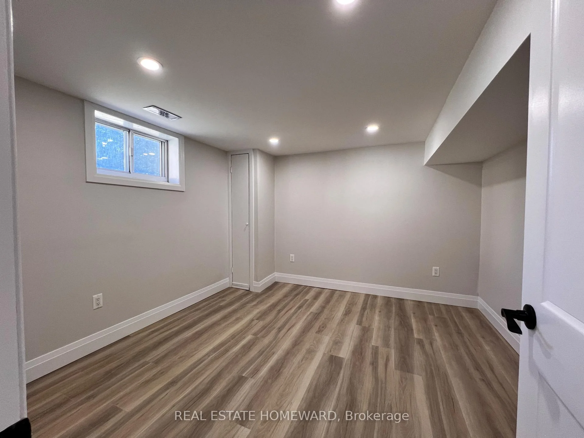 Photo 33 of Unit Lower, 2 Harris Park Drive, Scarborough, Clairlea-Birchmount — HOMEH