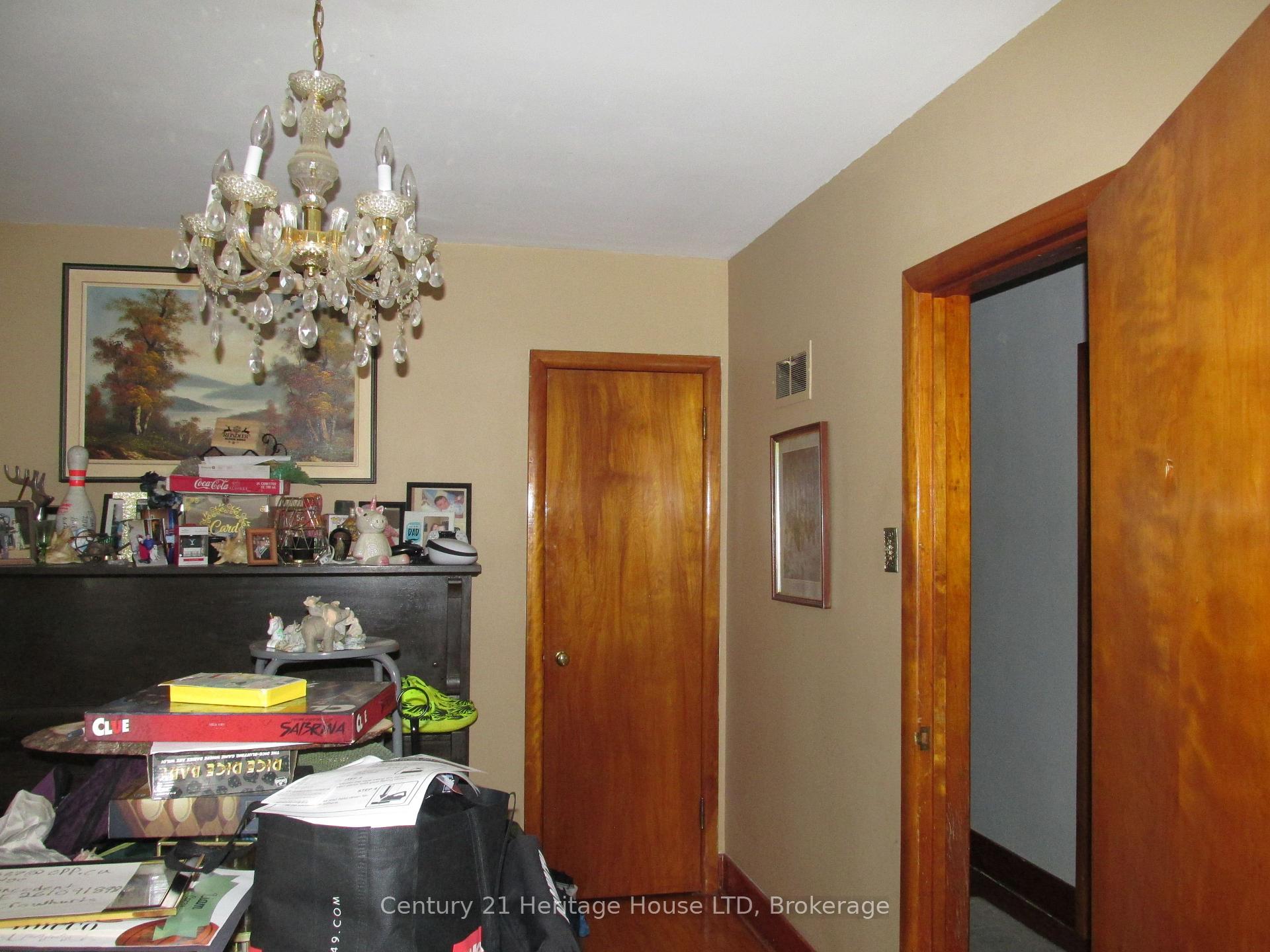 Photo 8 of 3 Melba Road, St. Catharines, Carlton/Bunting — HOMEH